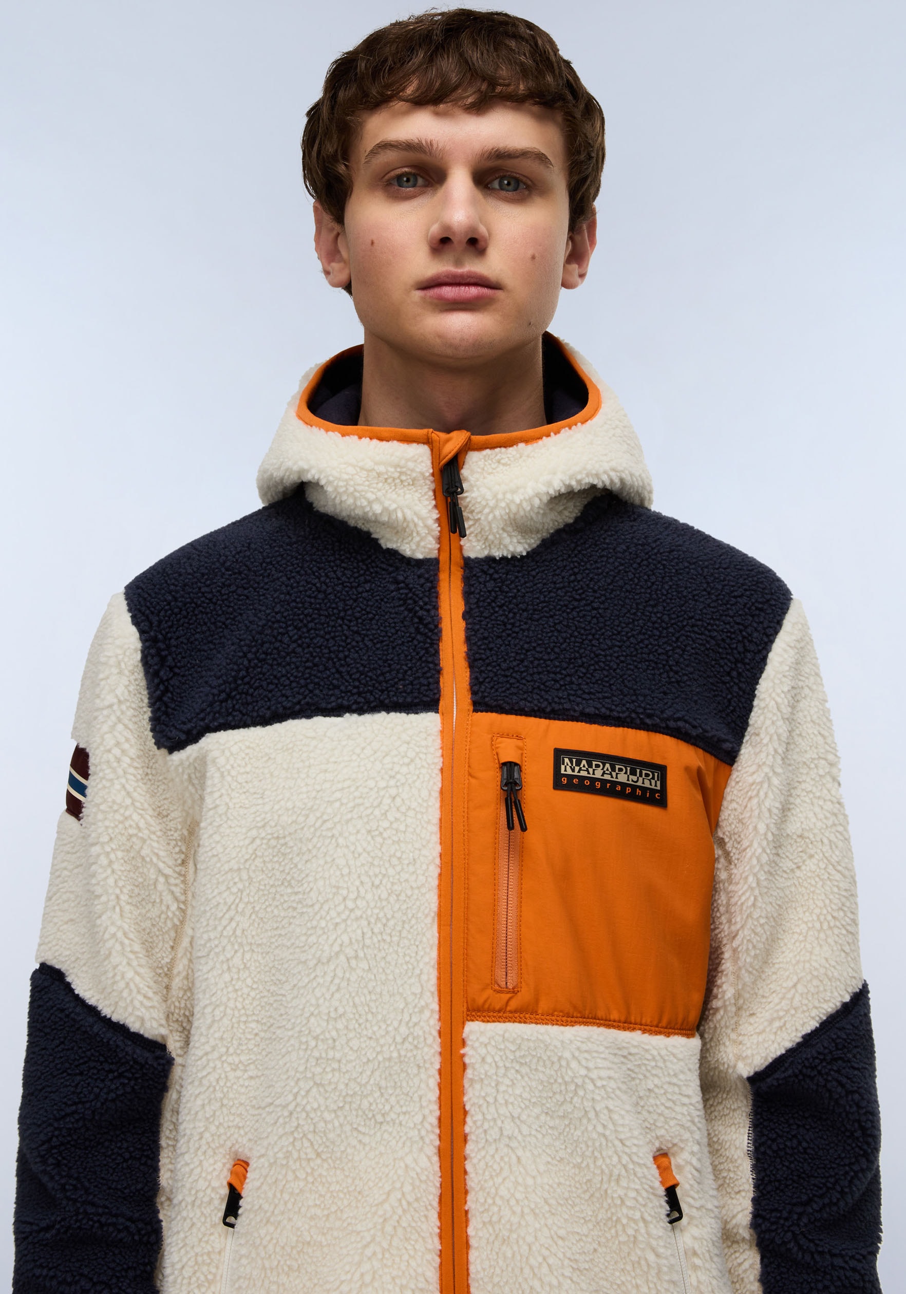 Napapijri Plüschjacke »YUPIK« mit Kapuze mit kontrastfarbenen Details