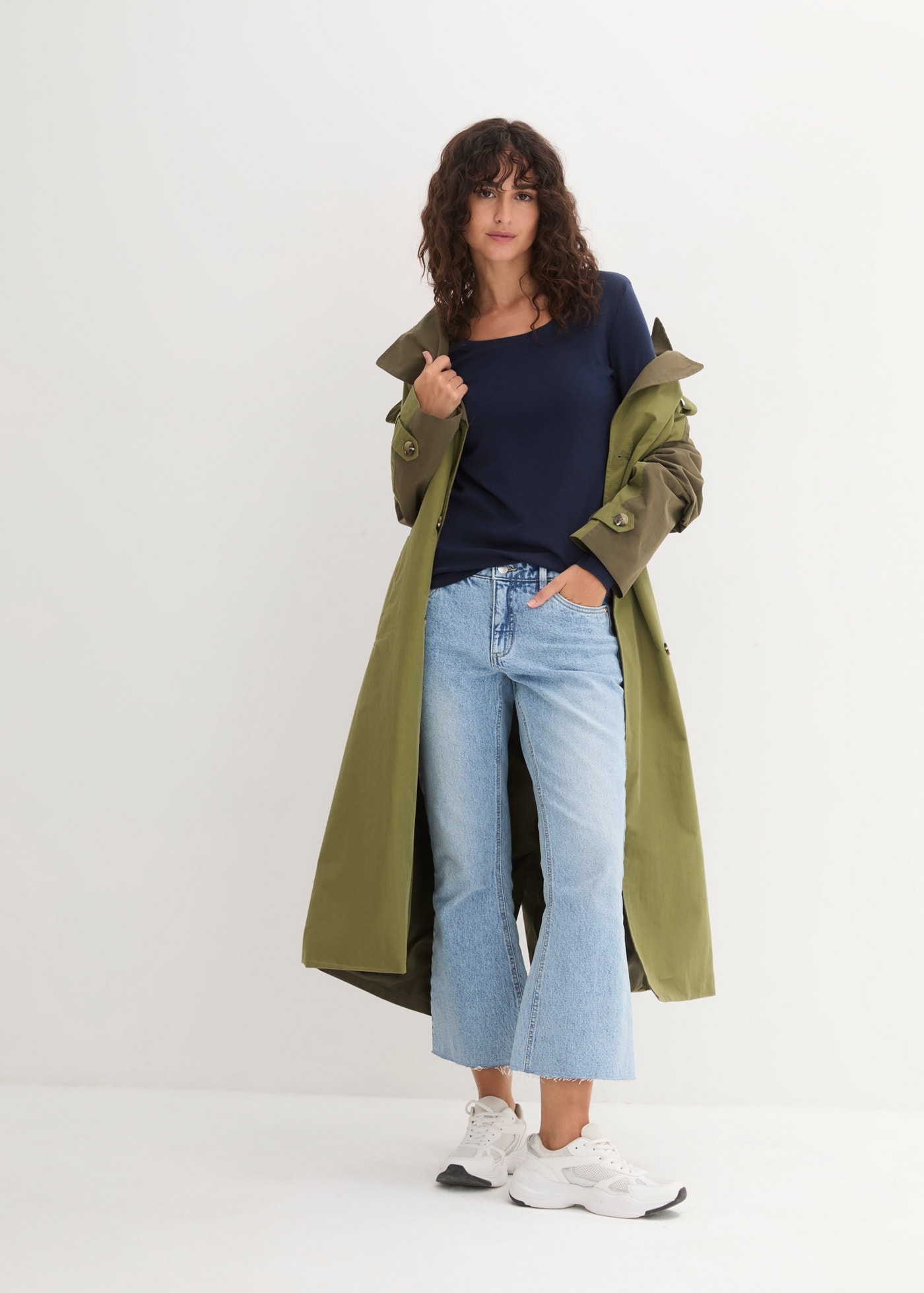 bonprix Langarmshirt leicht taillierte Passform, Rundhalsausschnitt, aus reiner Baumwolle