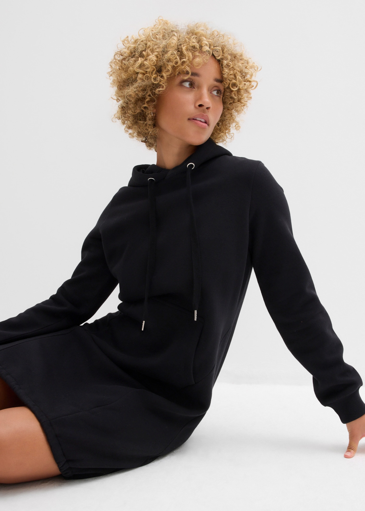 bonprix Robe en sweat coupe ample, avec bande élastique