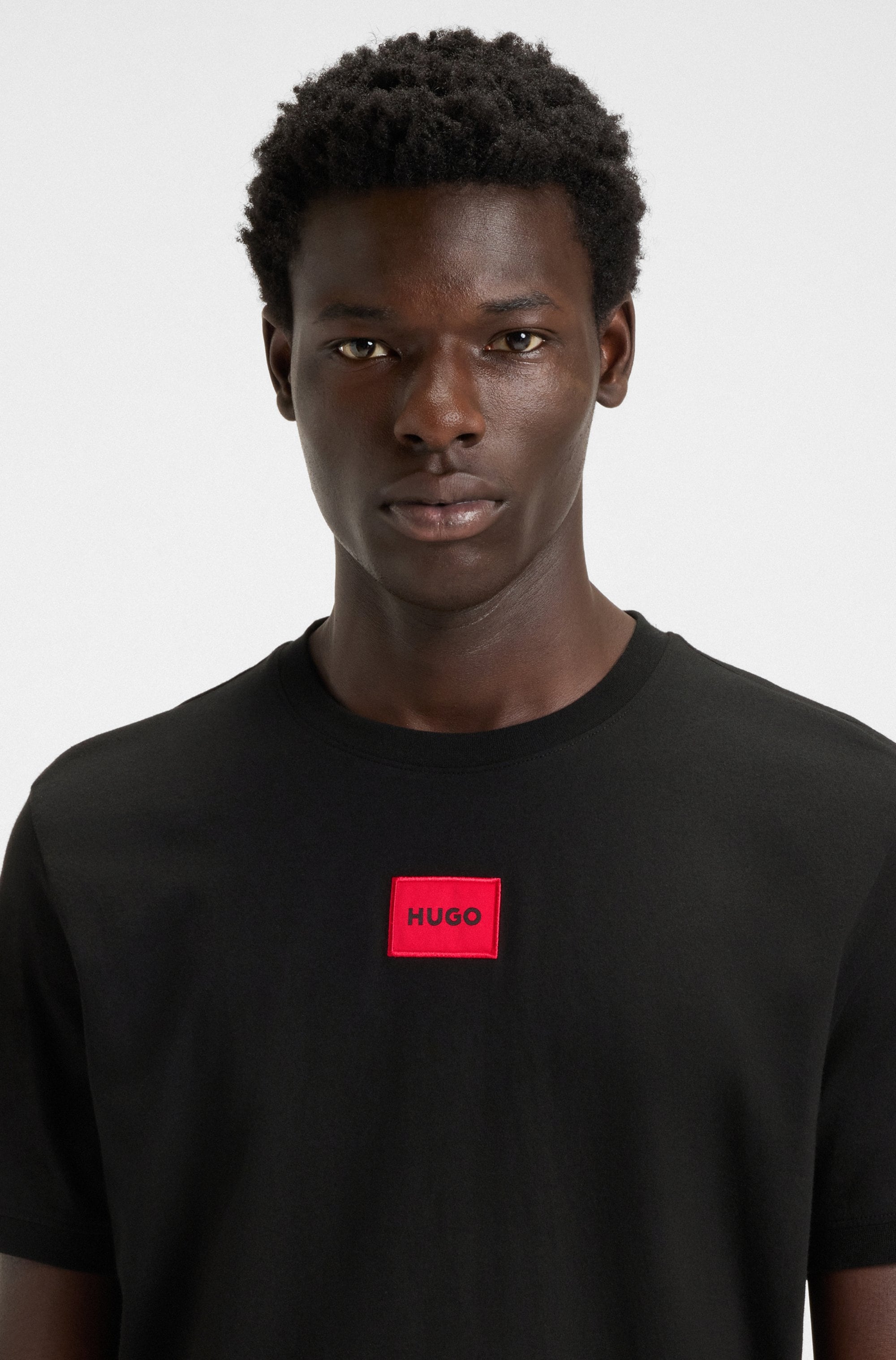 HUGO T-shirt »Diragolino« Rundhalsausschnitt, Regular Fit, Logo-Label