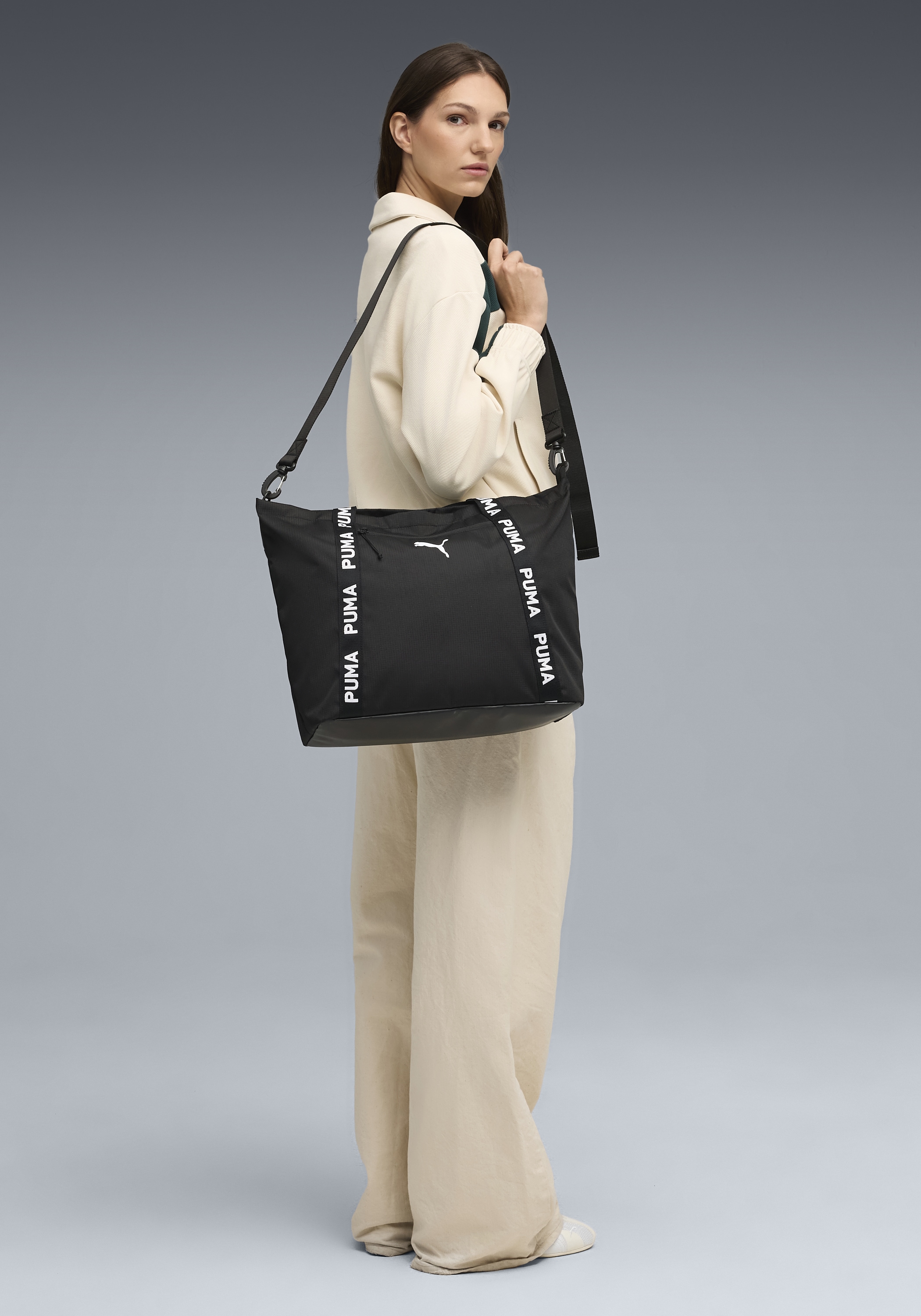 PUMA Sporttasche »AT ESS SHOPPER« mit Reissverschluss, mit Vordertasche, verstellbare Jacquard-Riemen