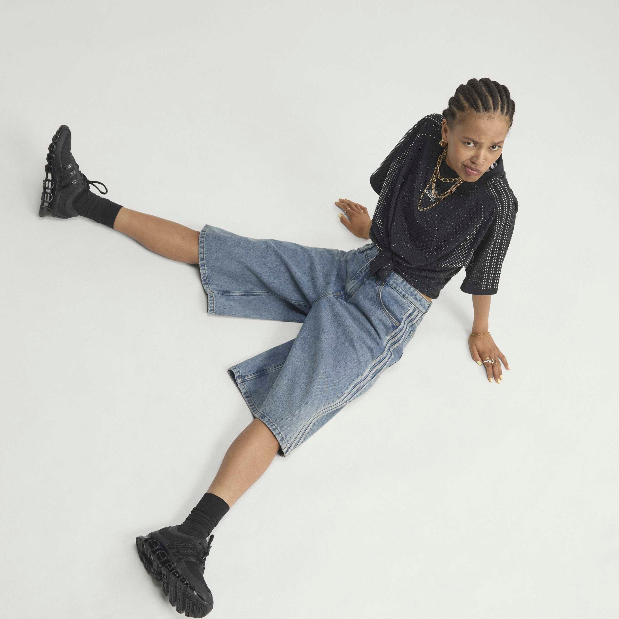 adidas Originals Shorts »DENIM-JORTS, MITTELHOHER BUND«  sportlicher Stil, aus Baumwolle, eng geschnitten, für Erwachsene