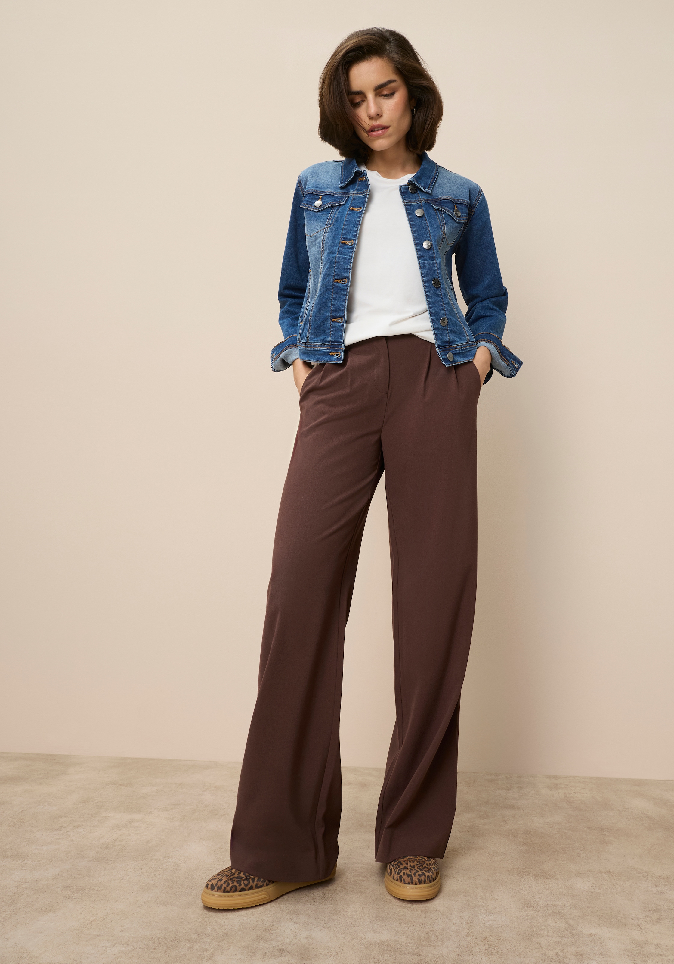 Tamaris Veste en jean aus elastischem Denim-Material, mit Brusttaschen und Eingrifftaschen