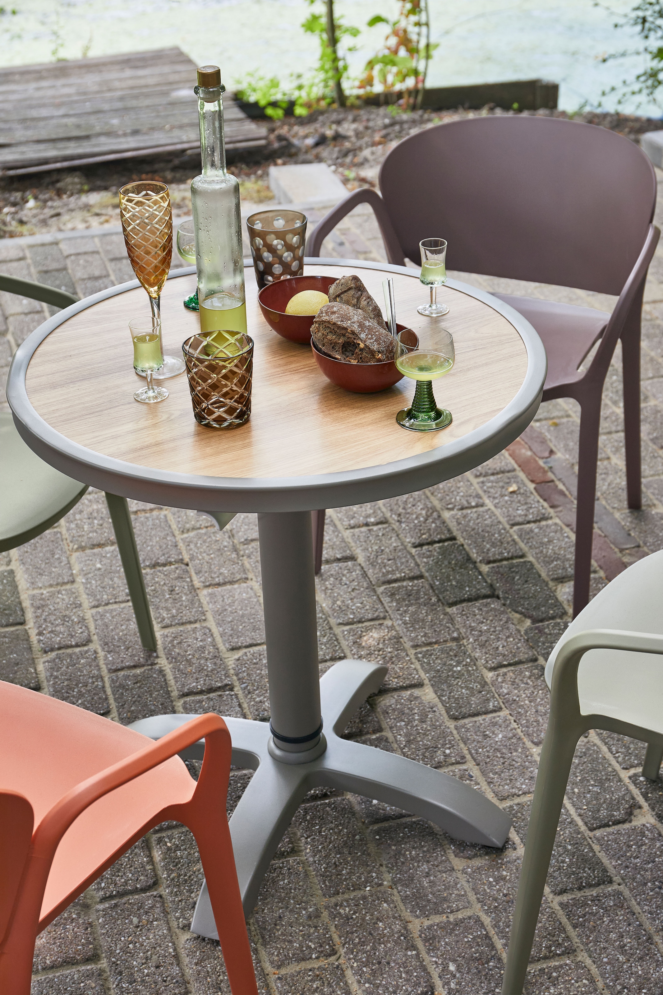 WOOOD Tabouret de bar »Jeppe aus Aluminium höhenverstellbar, B 70 x T 70 x H 72/110 cm« adapté pour l'extérieur, facile à monter, facile d'entretien