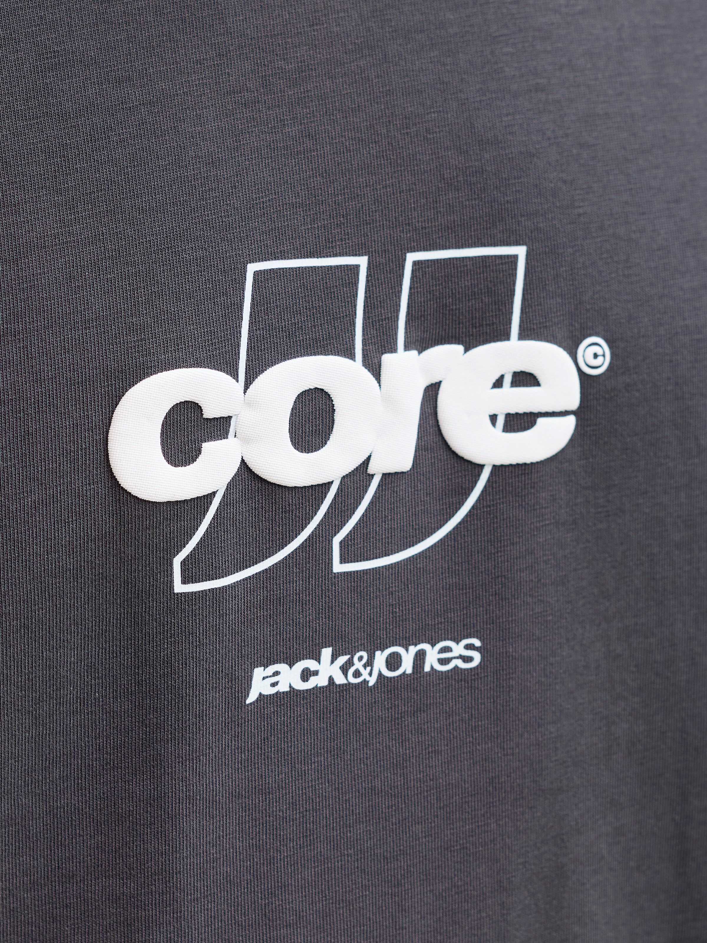 Jack & Jones T-Shirt »JCOCLUB FRONT PRINT TEE SS CREW SN« mit Print