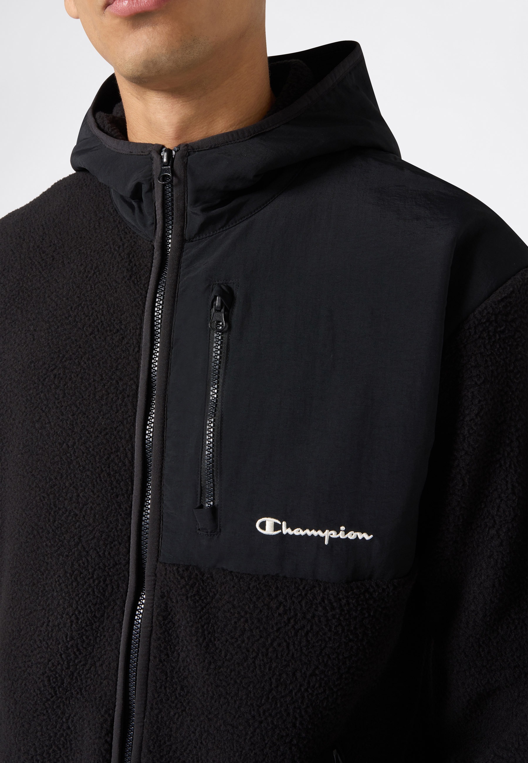Champion Kapuzensweatjacke »SPORTWEAR ZIP-UP HOODIE Relax Fit Polar« mit Taschen und Logostickereien