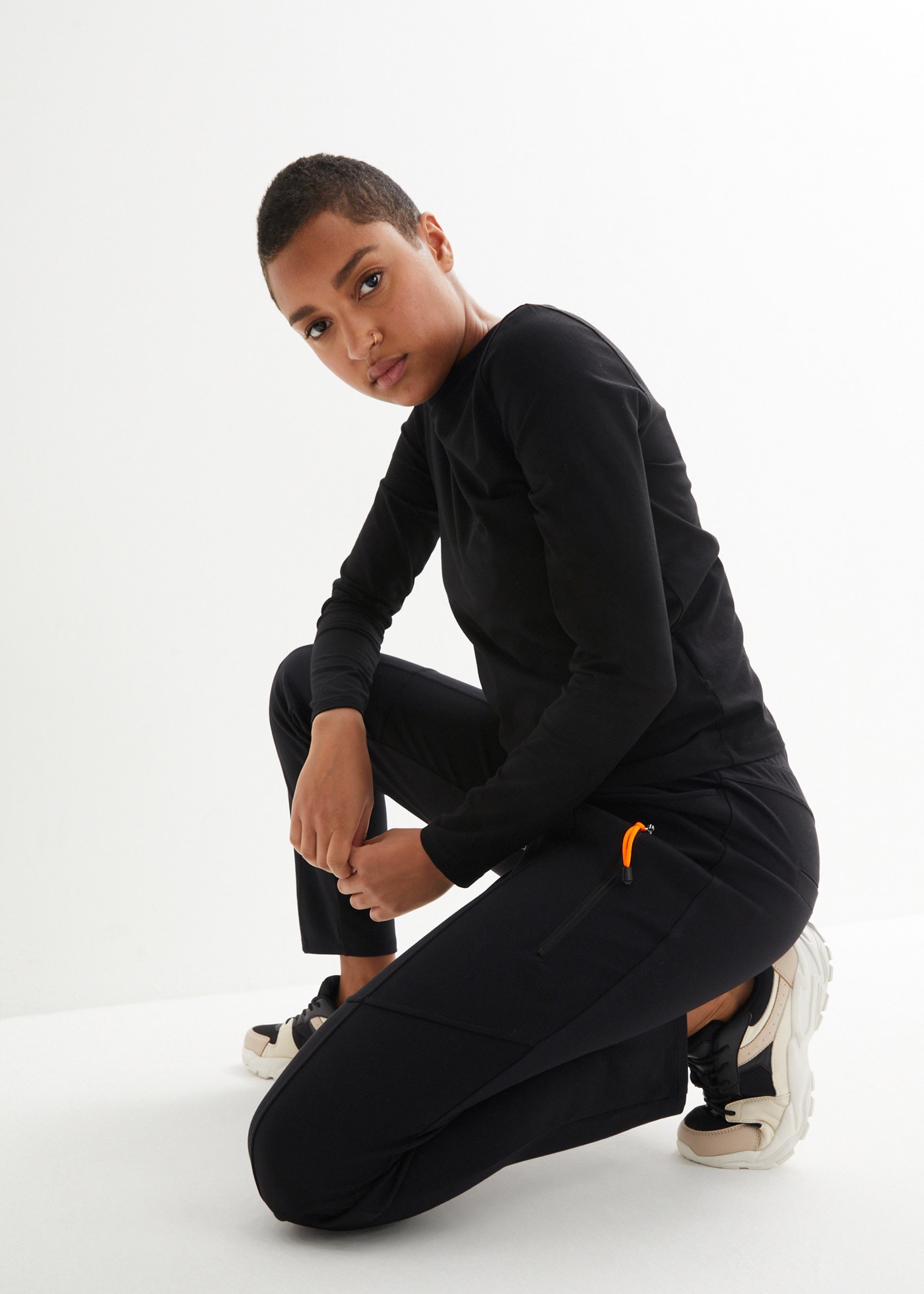 bonprix Pantalon à enfiler  aus elastischem Materialmix mit Viskose, lässige Passform