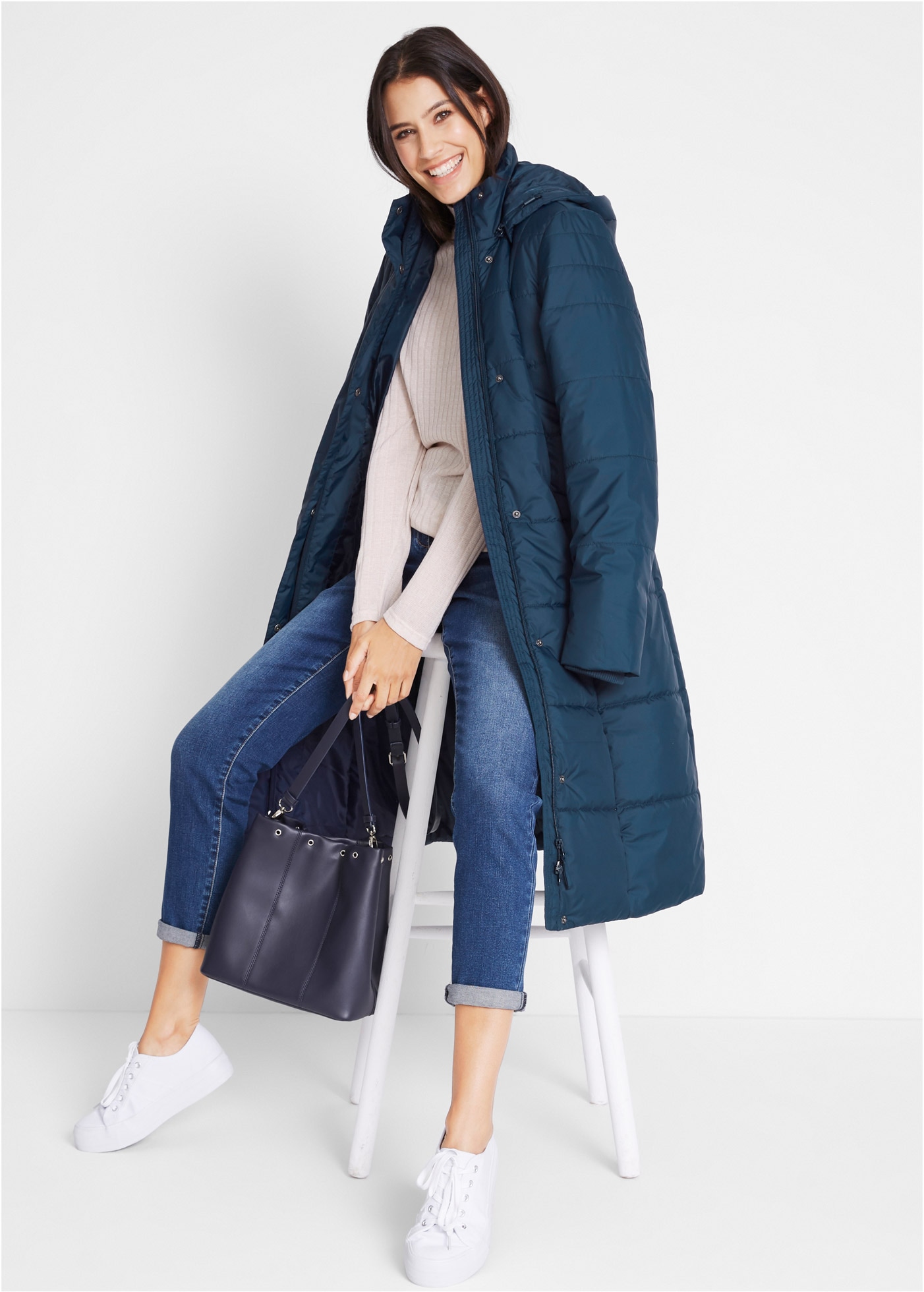 bonprix Manteau matelassé »Steppmantel mit abnehmbarer Kapuze« mit abnehmbarer Kapuze, mit Eingrifftaschen, mit Stehkragen