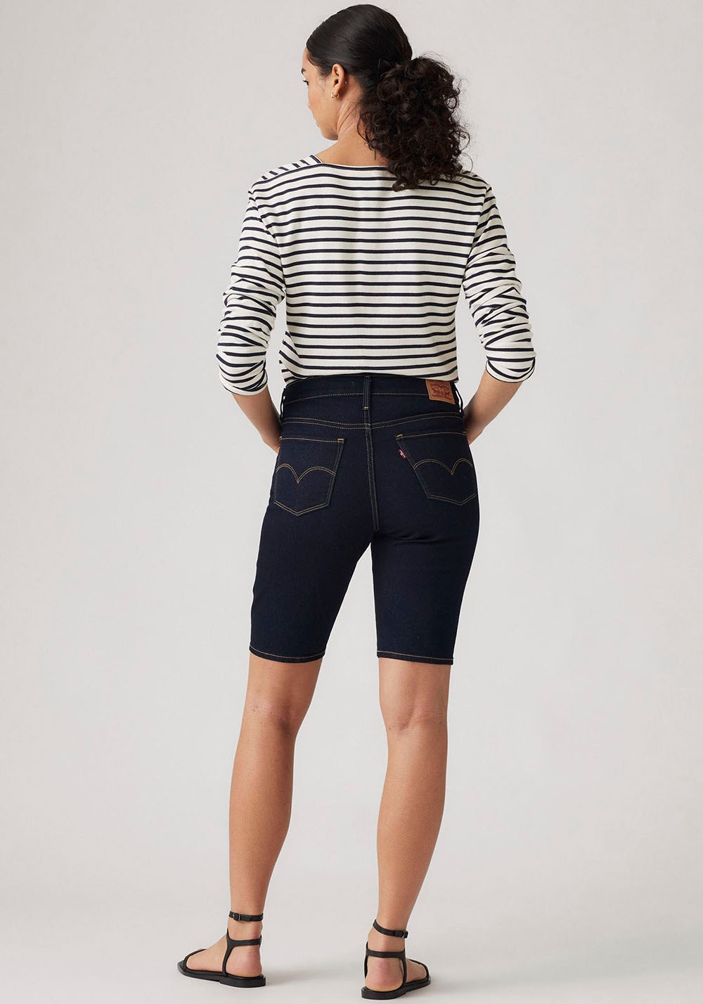 Levi's® Shorts »SHAPING BERMUDA«  Sommerhose im Five-Pocket Style