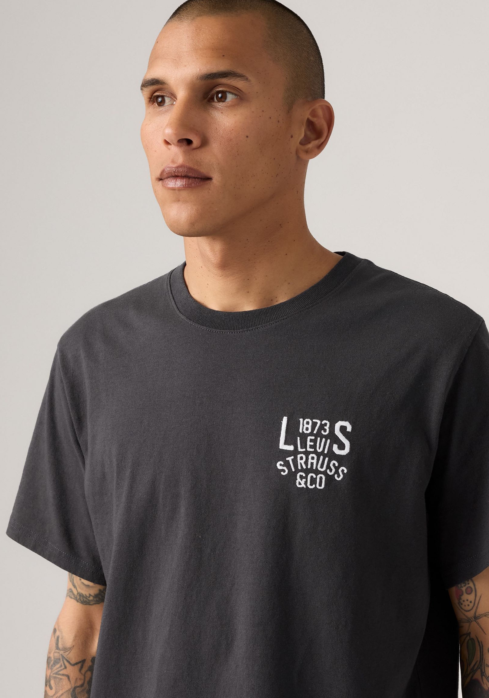 Levi's® Rundhalsshirt »RELAXED FIT TEE«