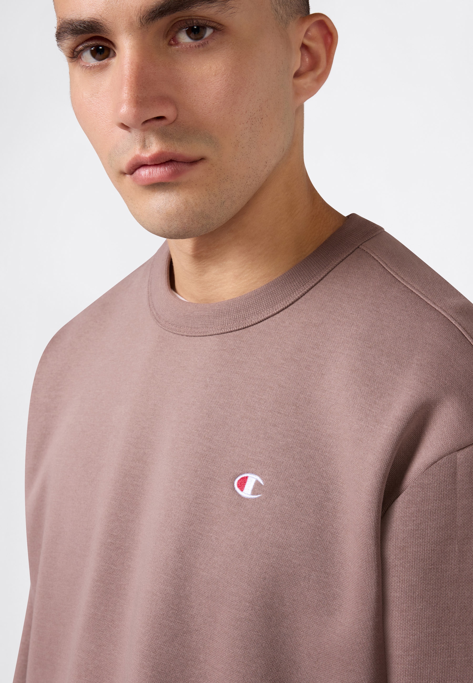 Champion Sweatshirt »SPORTWEAR CREWNECK Relax Fit«, Langarm-Design, Crewneck-Ausschnitt, aus Baumwolle und Polyester
