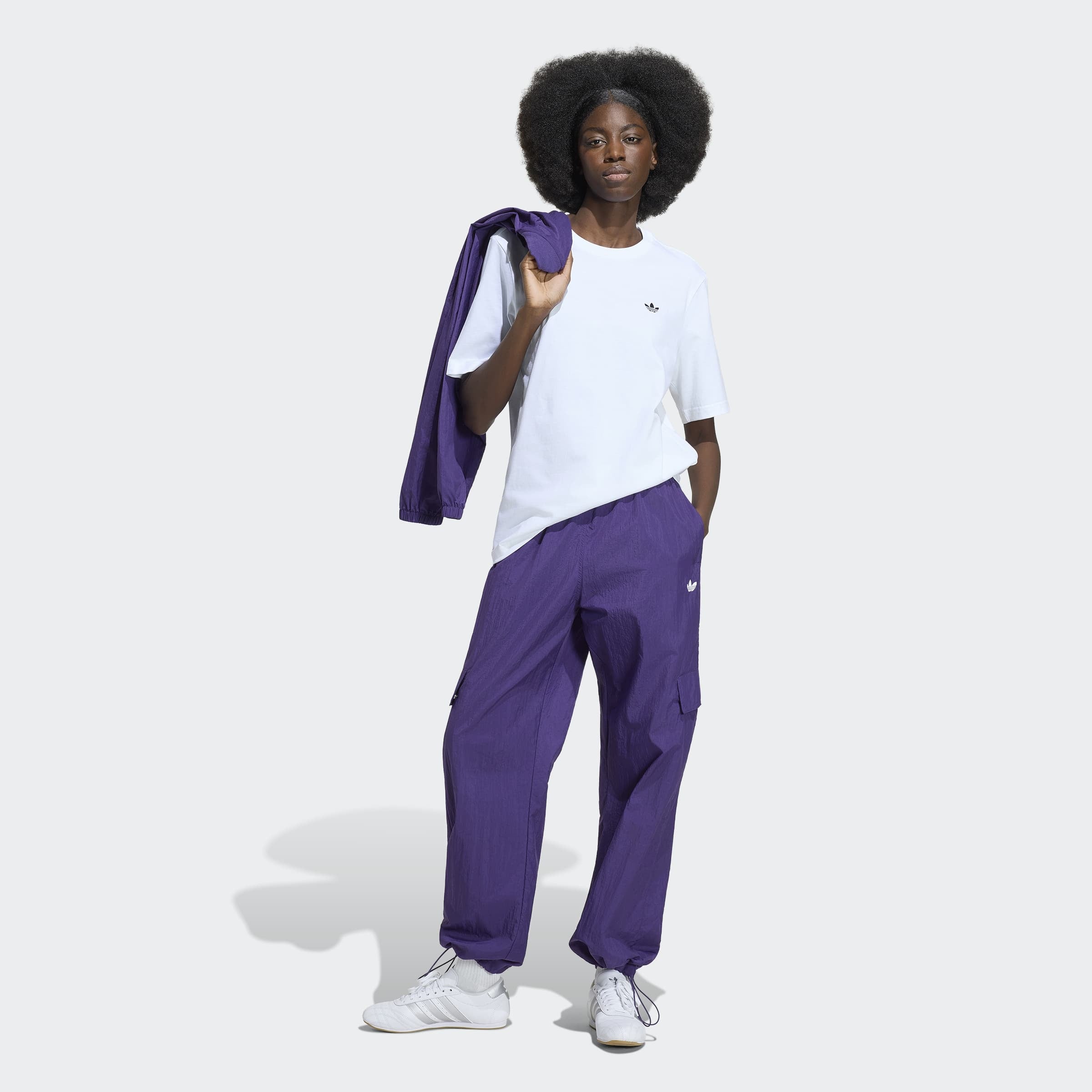 adidas Originals T-shirt »ESSENTIALS, LOCKER GESCHNITTEN« pour adultes, style sportif, manches courtes, sans fermeture