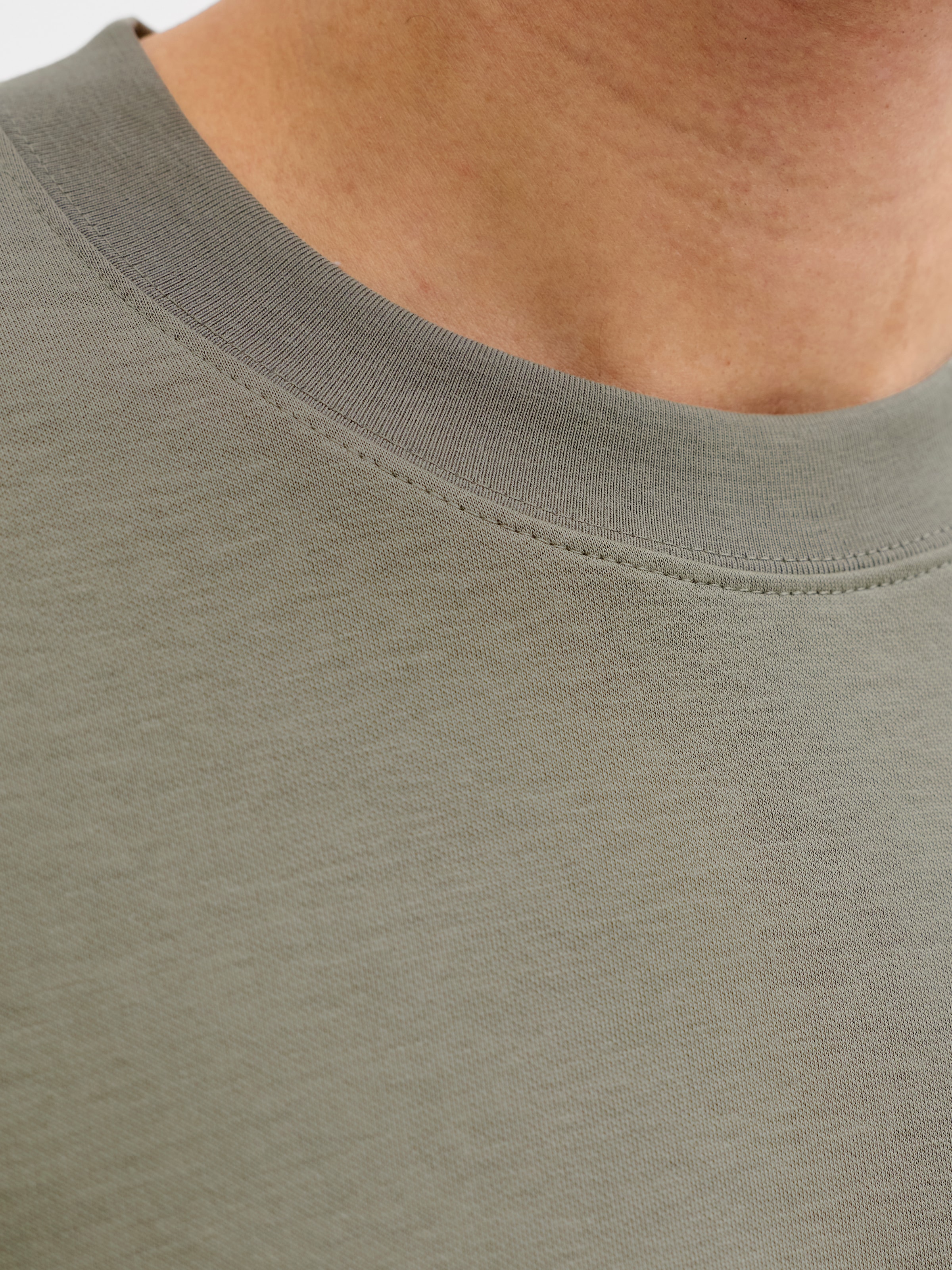 Jack & Jones T-Shirt »JJEBARRON TEE SS O-NECK NOOS« Baumwollmischung, loose fit