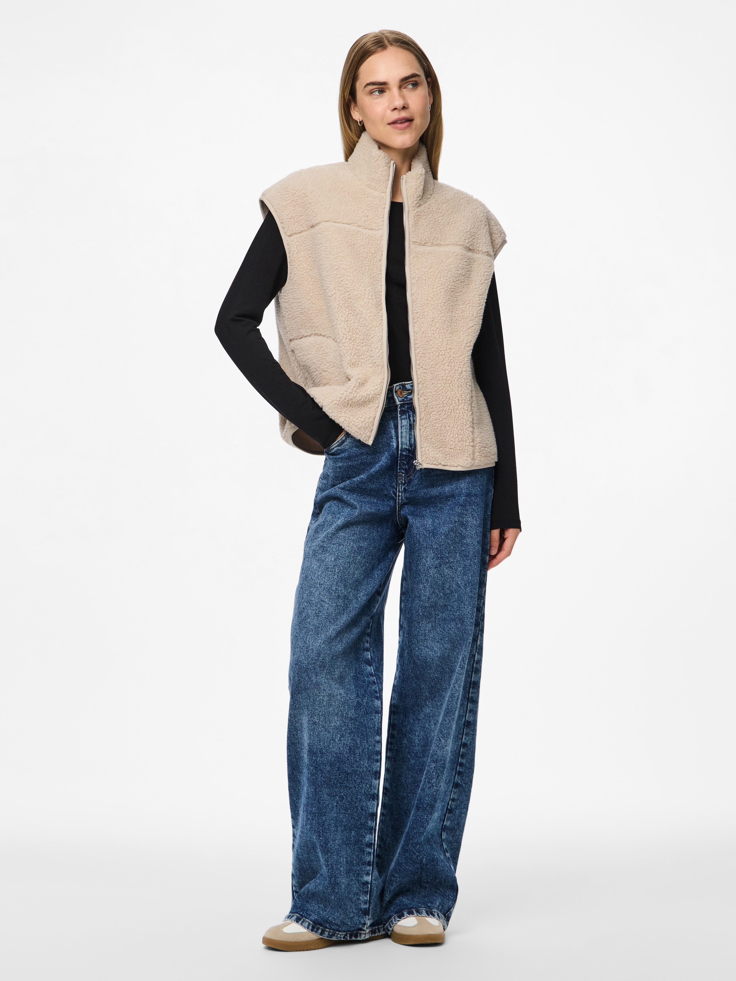 pieces Gilet en peluche »PCSADIA TEDDY VEST NOOS BC« fibre synthétique