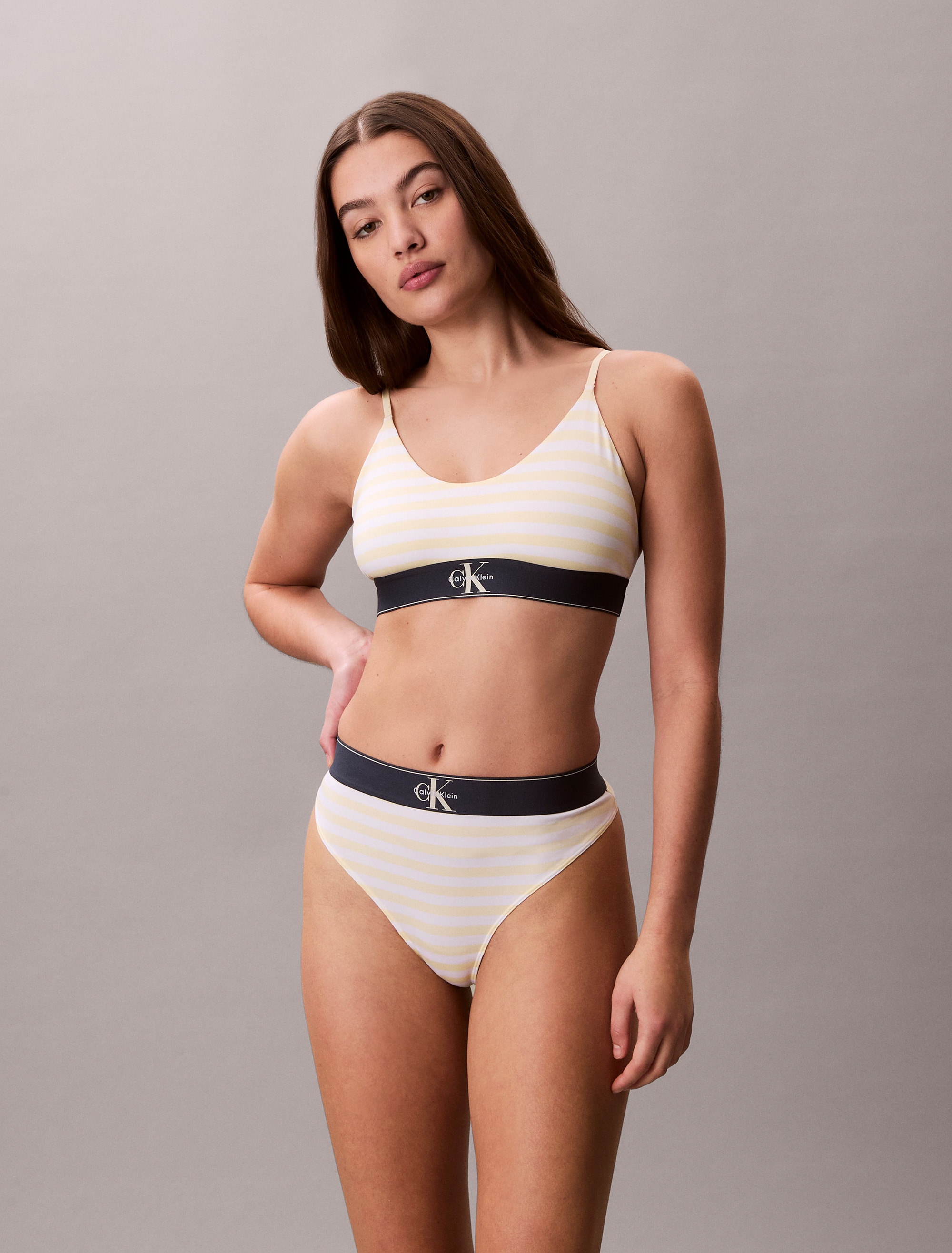 Calvin Klein Underwear »THONG« coupe ajustée avec ceinture élastique