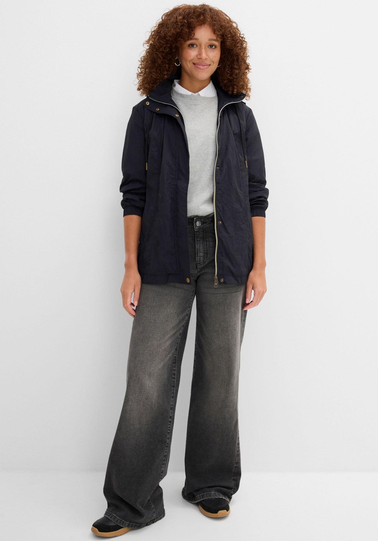 bonprix Veste tous temps mit Kapuze sportlicher Stil, leichter Parka mit Kapuze, mit seitlichen Taschen