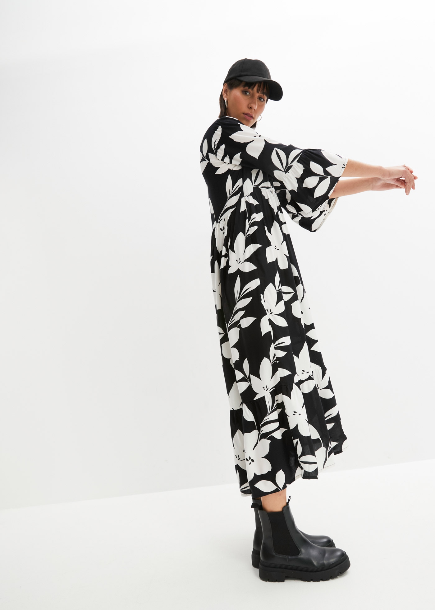 bonprix Maxikleid »Maxikleid aus fliessender Viskose« für modischen Auftritt, aus Viskose, A-Linie, 3/4-Ärmel