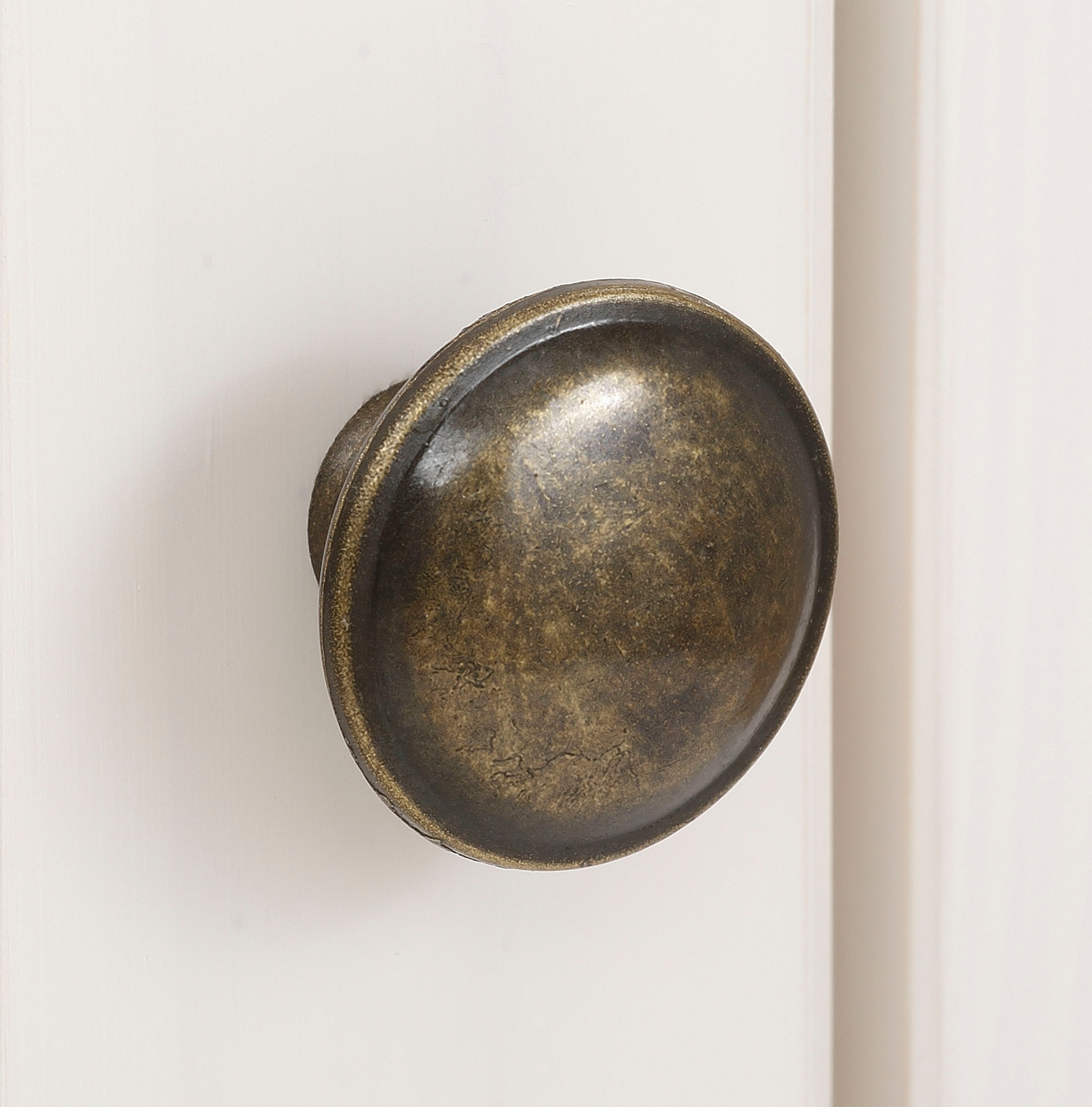 Home affaire Vitrine »Linda« aus massivem Kiefernholz, mit schönen Metallgriffen