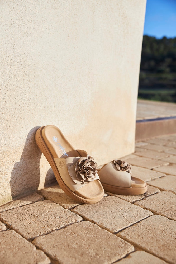 Rieker Pantolette  Sommerschuh, Hausschuh, Strandschuh mit bequemem Fussbett