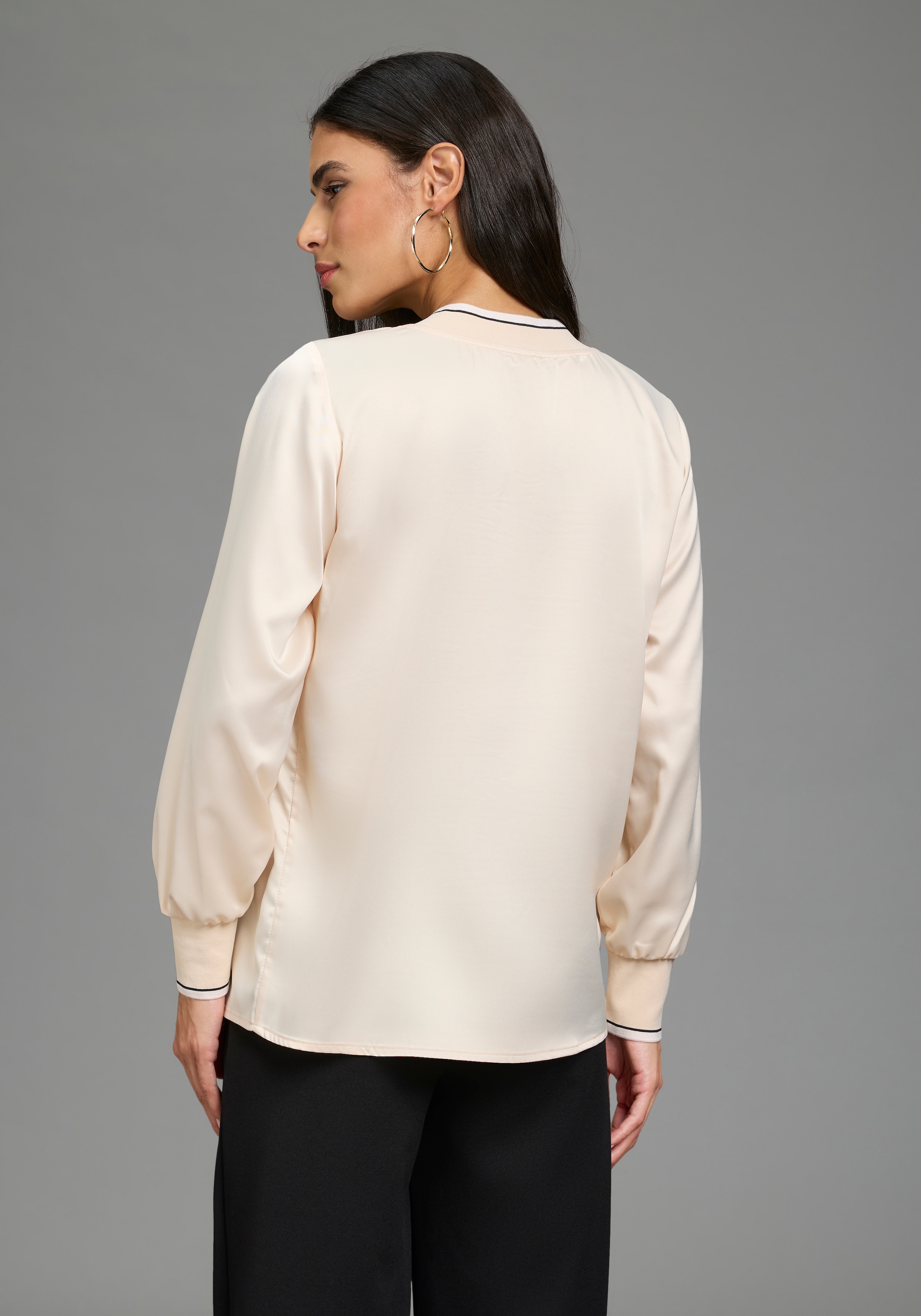 Laura Scott Chemise en satin manches longues avec poignets côtelés, coupe ajustée