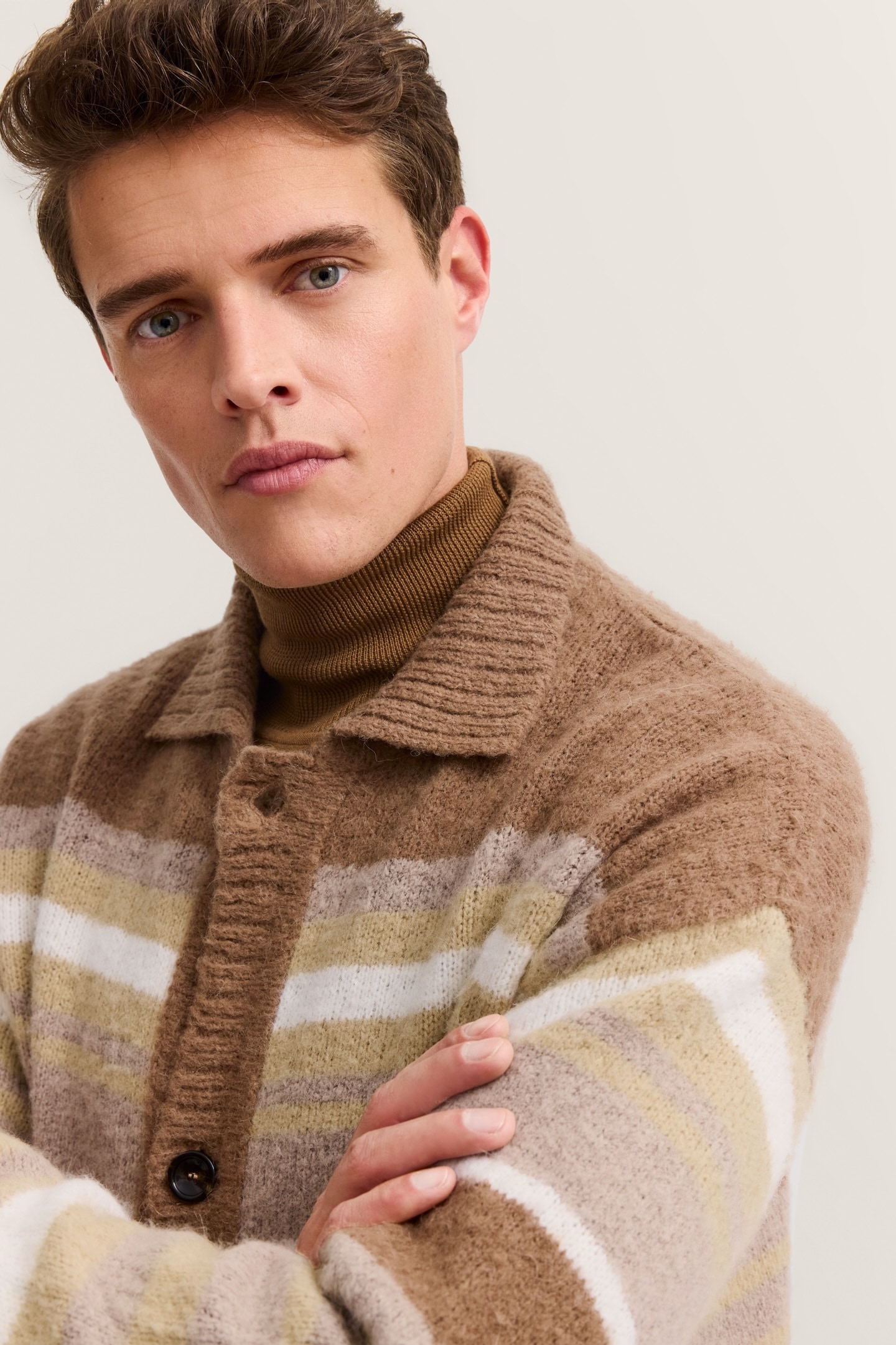 bugatti Cardigan »Regular Fit« gestreift mit Knopfleiste & Kragen