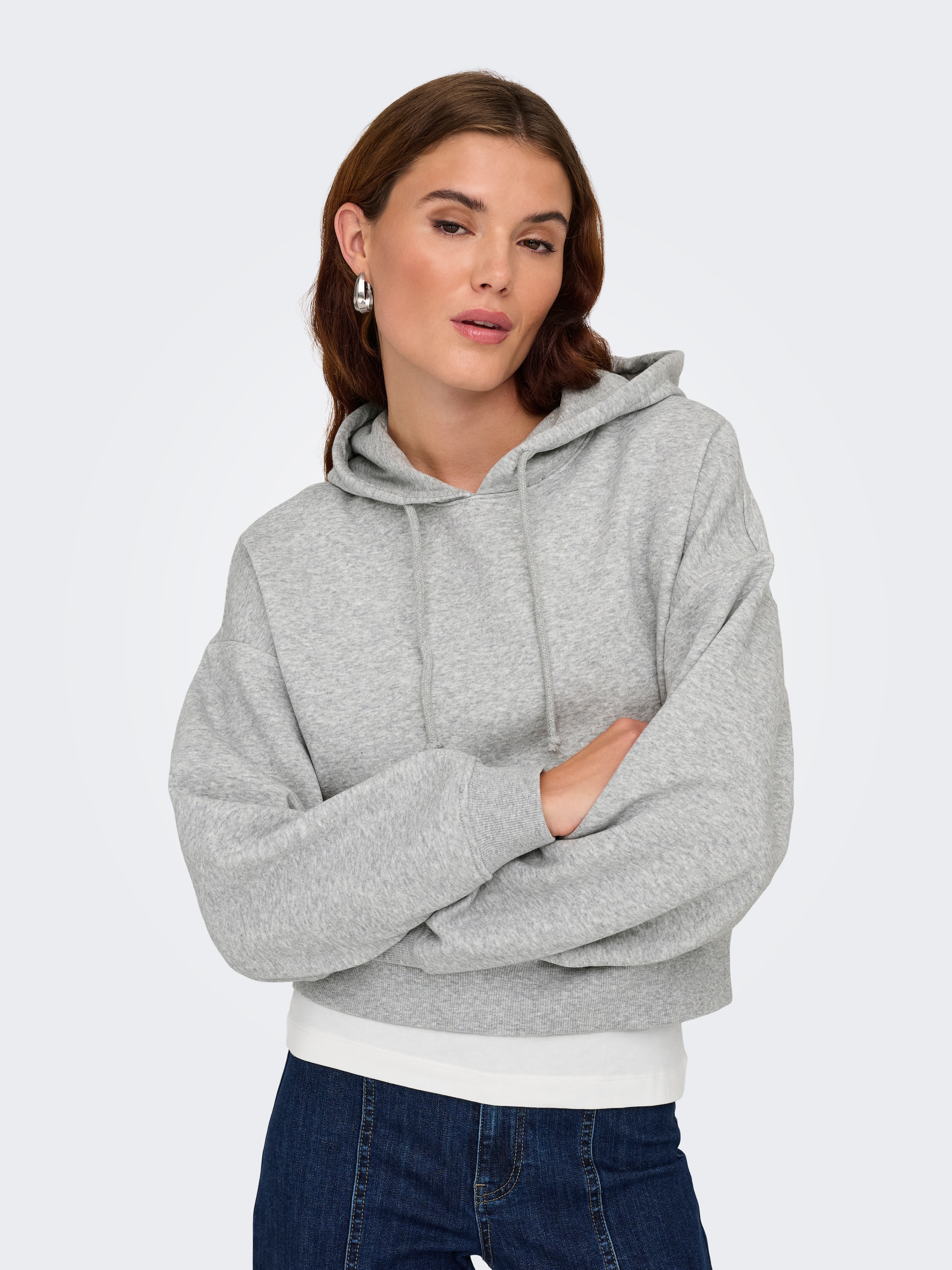 ONLY Sweat à capuche »ONLSWEAT LIFE L/S HOODIE CROPPED SWT«, mélange de coton, coupe ample
