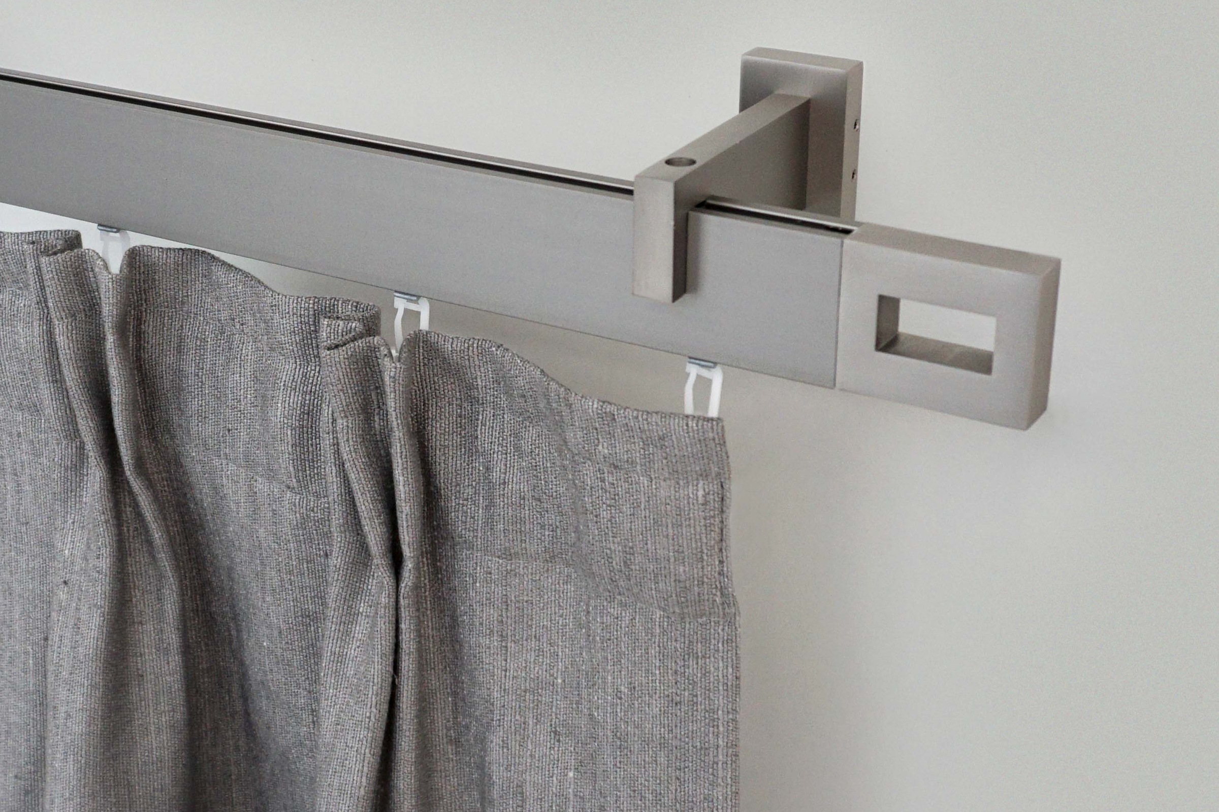 GARESA Tringle à rideaux »FLAT« 1 läufig-läufig Wunschmasslänge Rechteckprofil, Wandmontage, perfekter Lauf, modern, verlängerbar