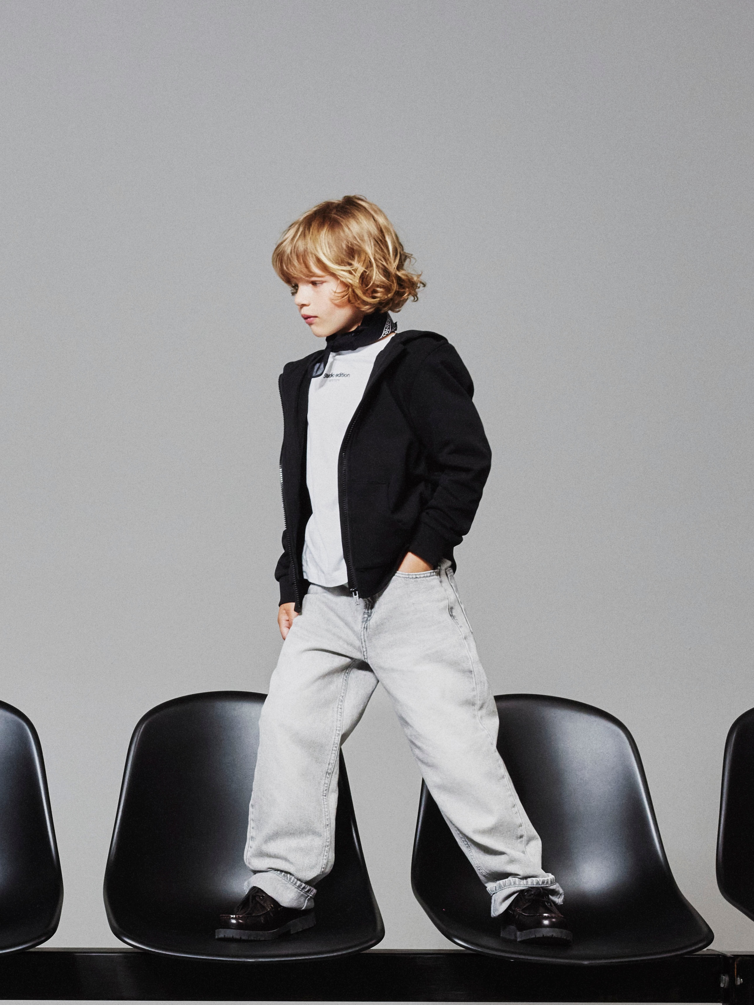 Name It Sweat à capuche »NKMNESWEAT – Sweatjacke mit Kängurutasche« uni, décontracté, coupe régulière, sweat, col rond