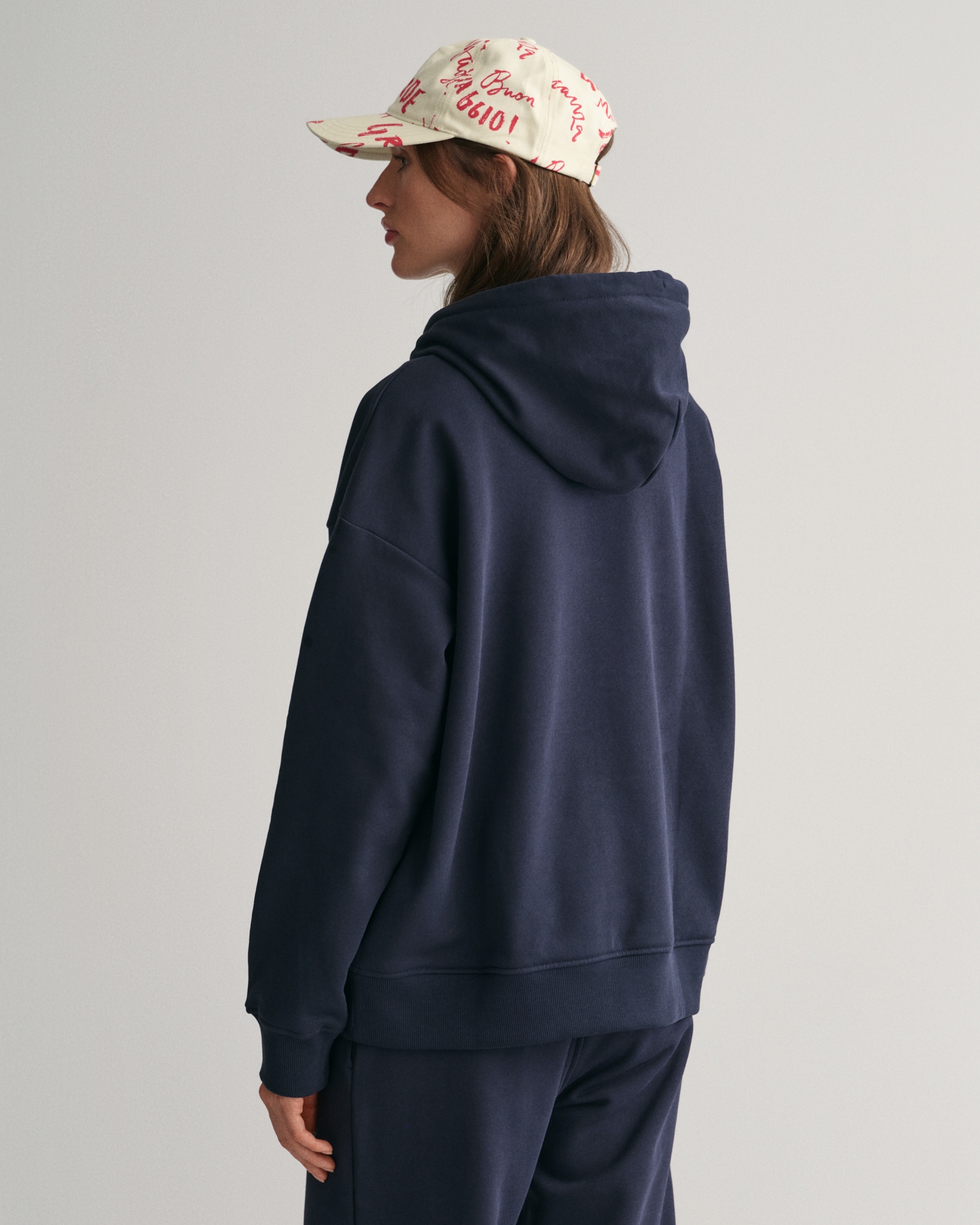 Gant Hoodie »SHIELD HOODIE«, Grafische GANT-Stickerei auf der Brust

