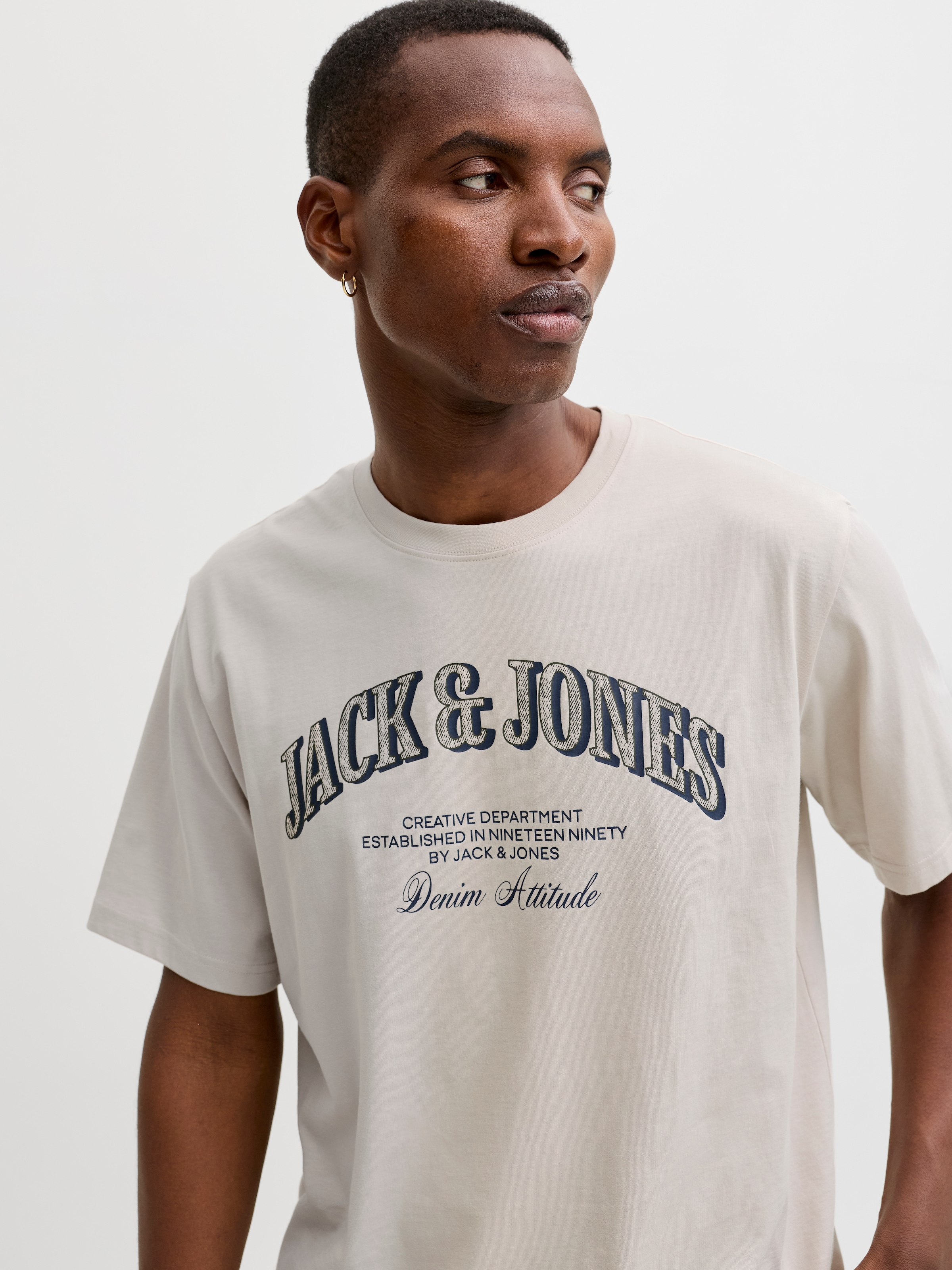 Jack & Jones Rundhalsshirt »JJEDENVER GRAPHIC TEE SS O-NECK SN« mit Logobranding