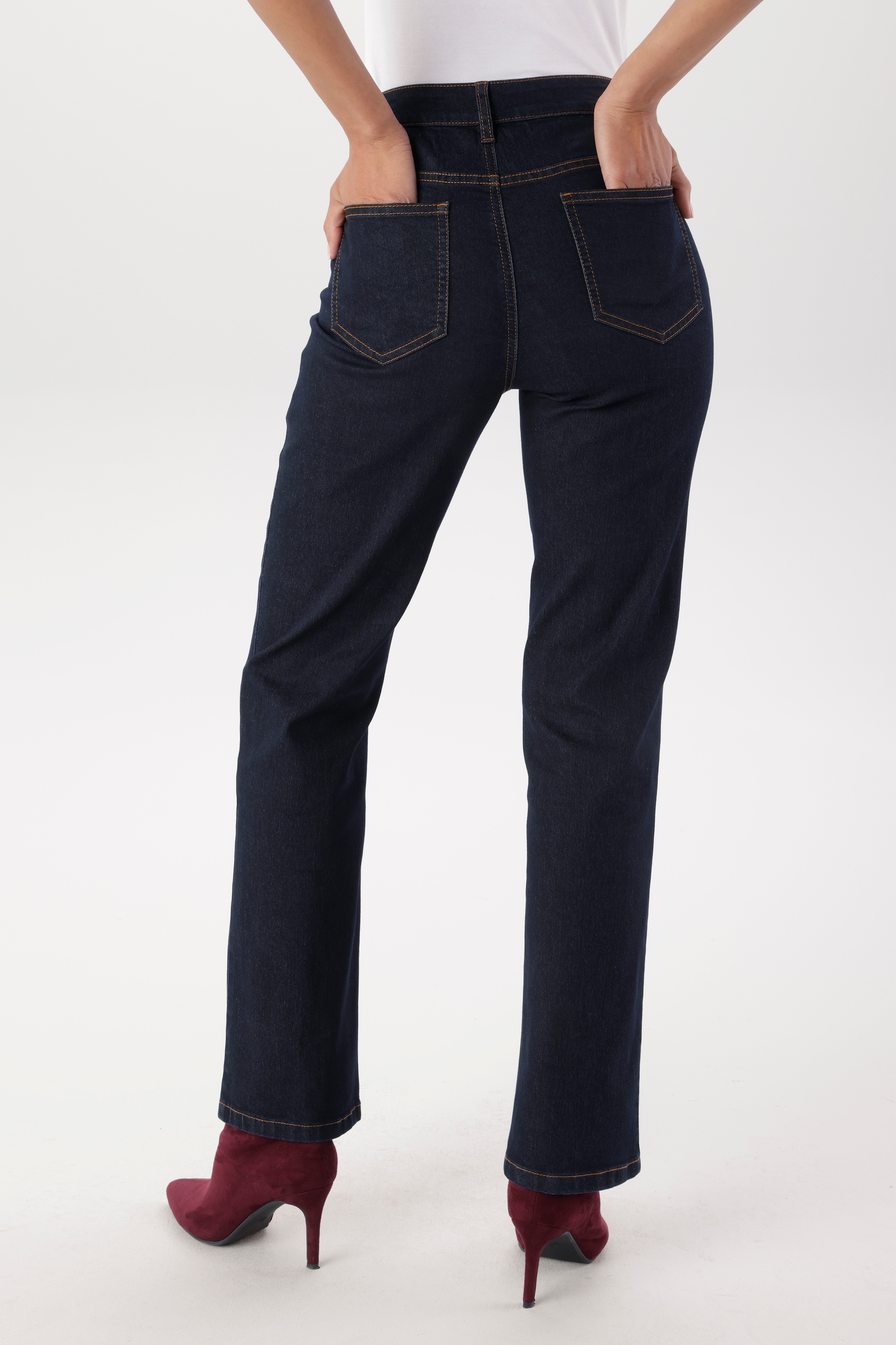 Aniston SELECTED Jeans à 5 poches forme droite et lavage foncé moderne - NOUVELLE COLLECTION
