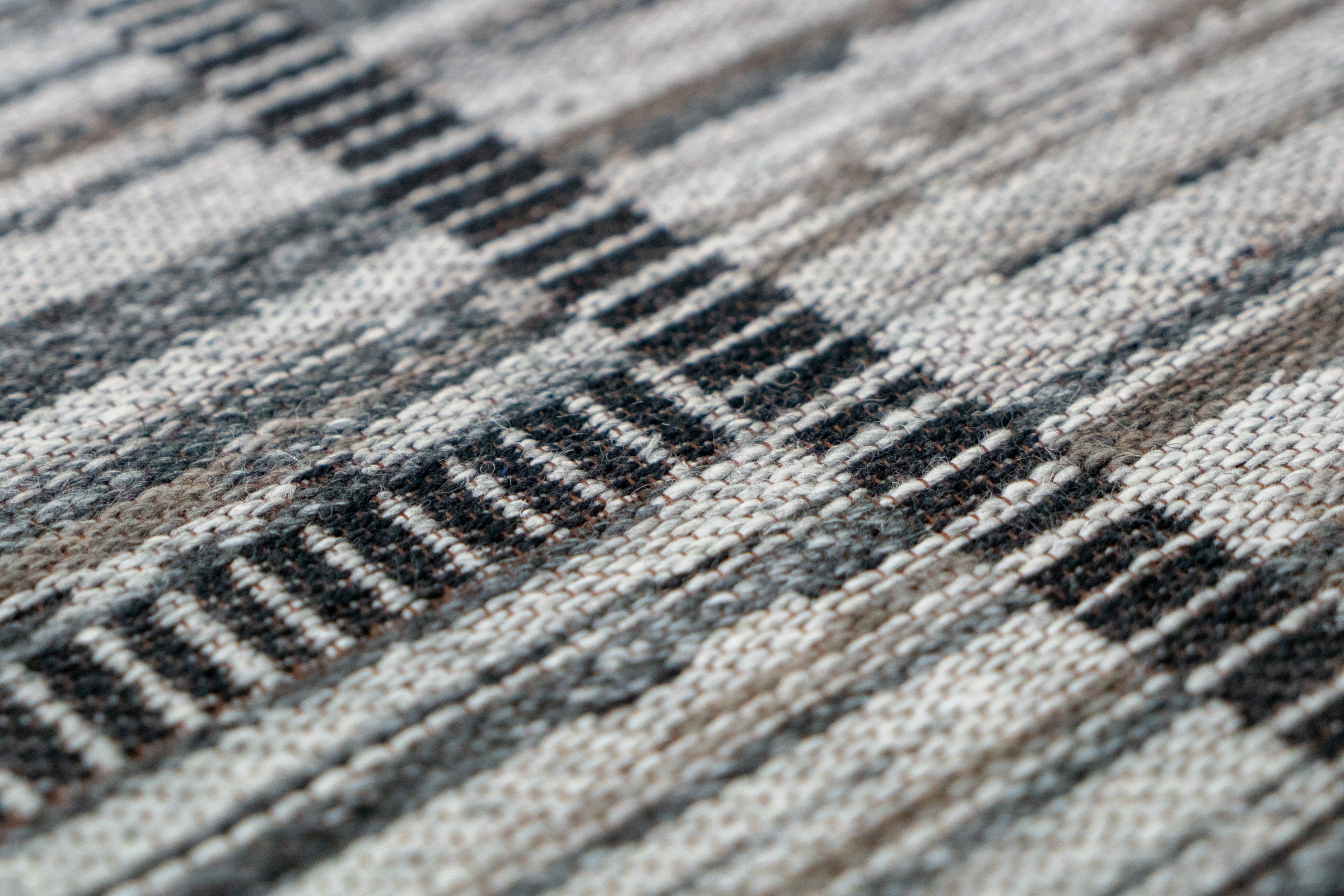 Kayoom Teppich »Phoenix 112« rechteckig 6 mm Höhe Dezenter Jacquard-Teppich, Flachflor, Aus pflegeleichten Materialien