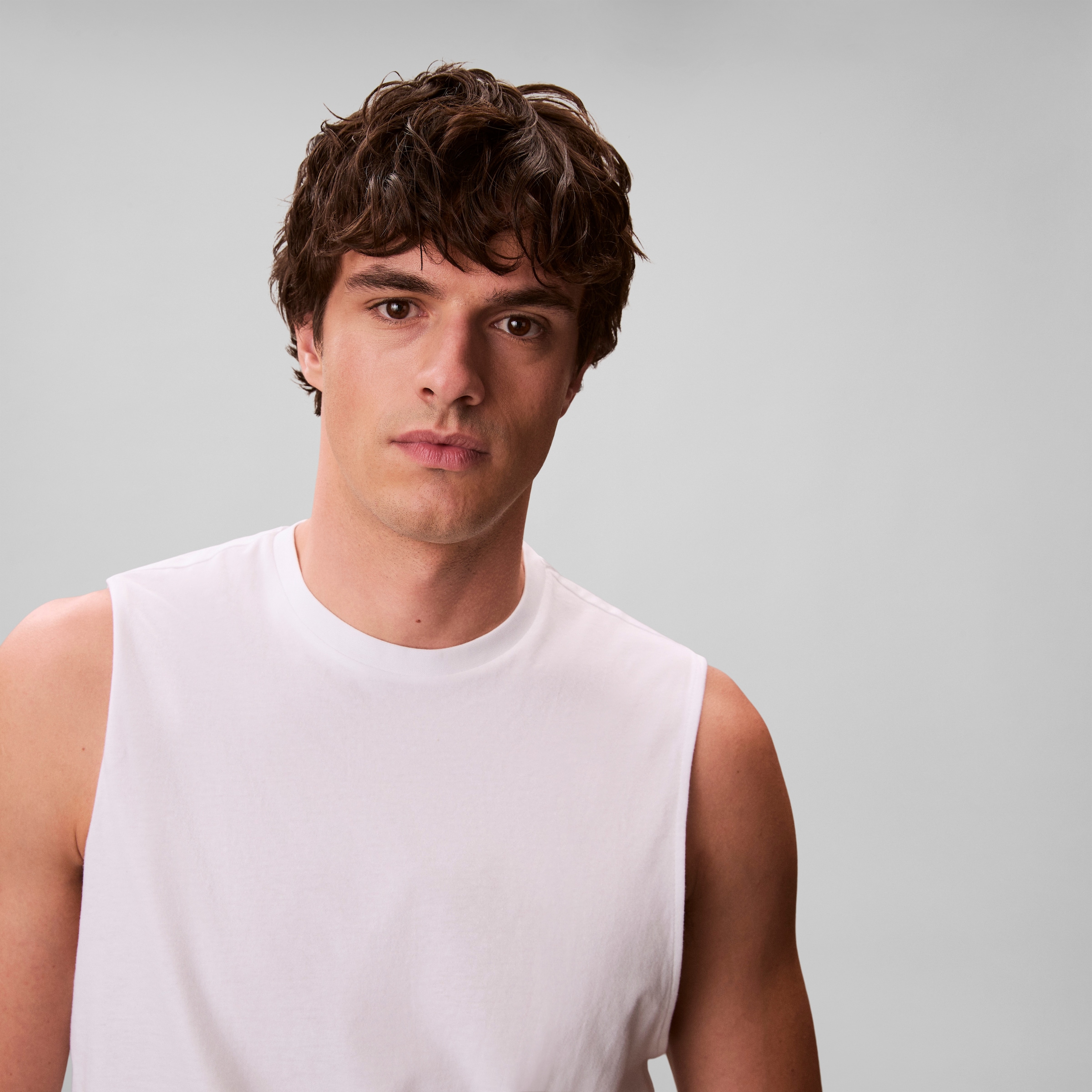 Calvin Klein Jeans Tanktop »JERSEY BADGE MUSCLE TANK« Regular fit mit Rundhalsausschnitt