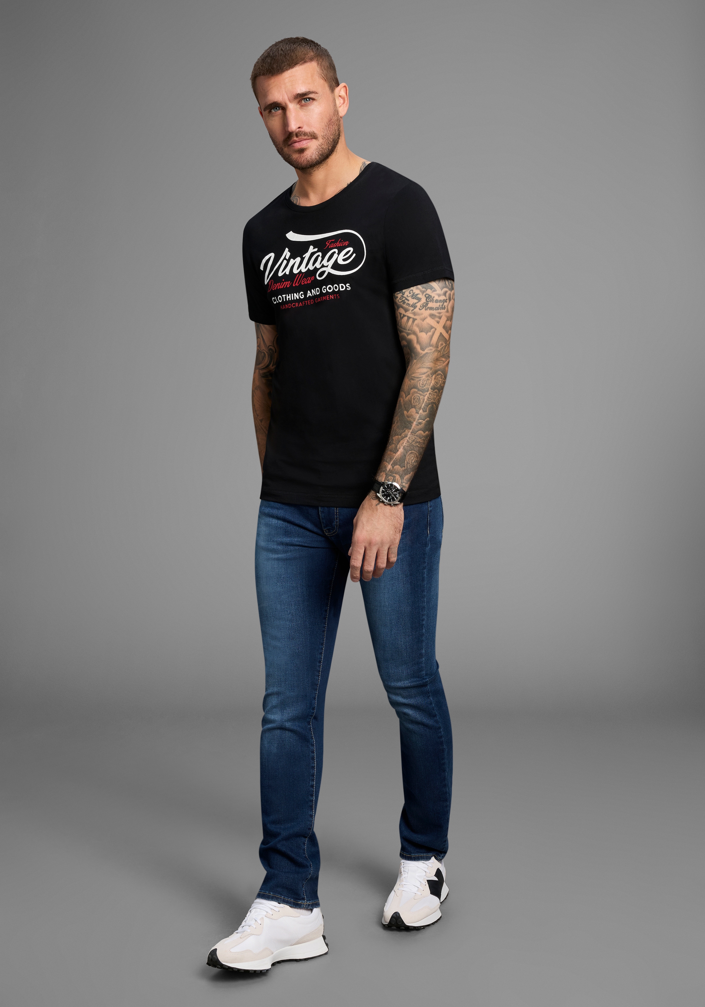 AJC T-shirt , kurzärmelig,  schmal geschnitten,  mit stylischem Druck
