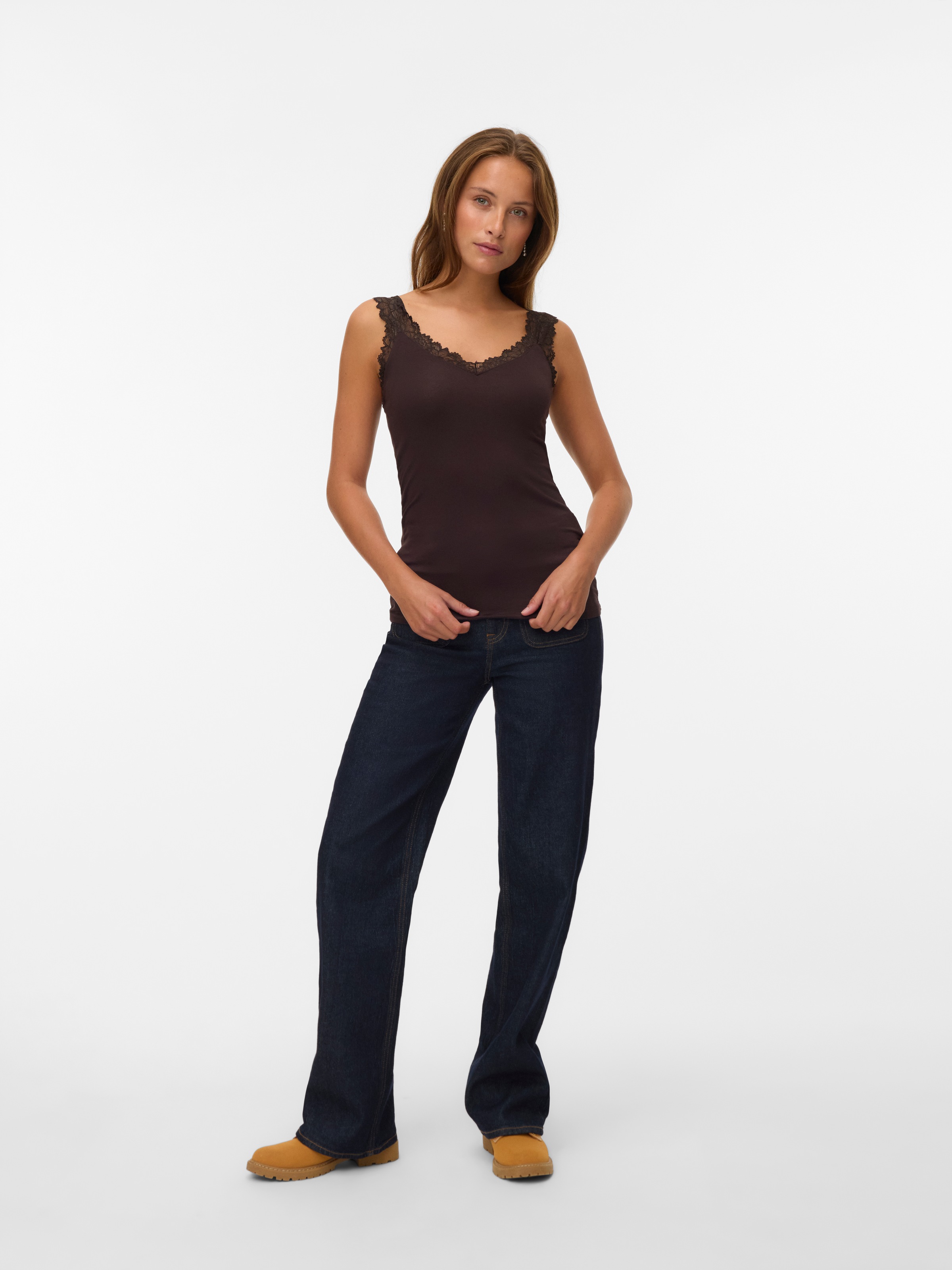 Vero Moda Top à bretelles »VMROSA SL TOP JRS NOOS« Mélange viscose, détail en dentelle