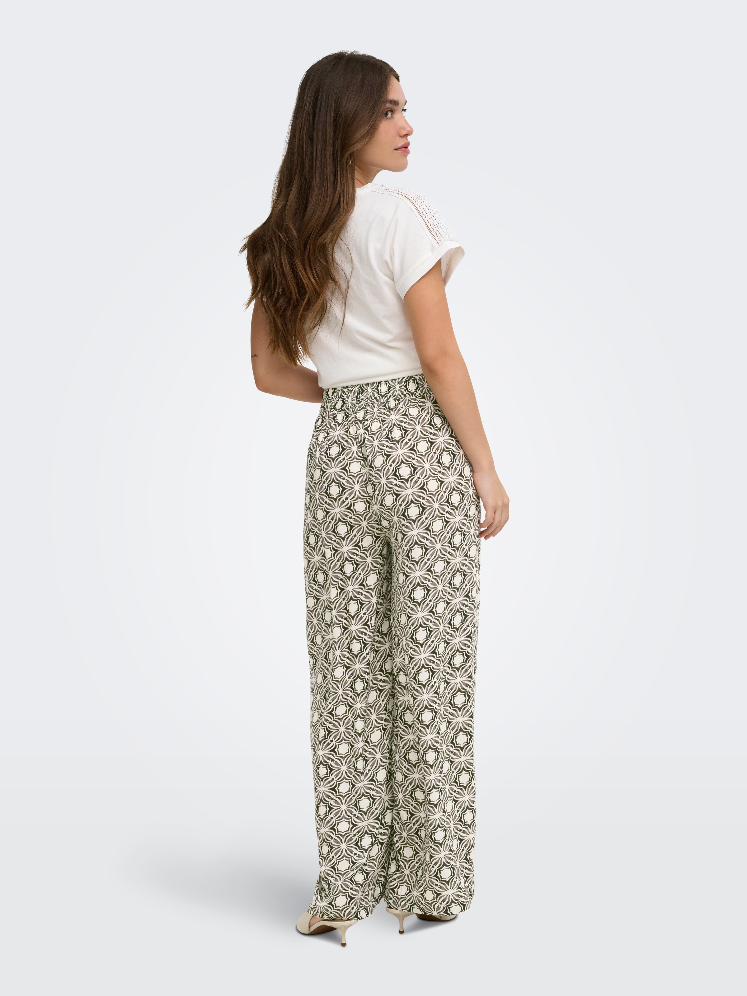 ONLY Pantalon à enfiler »ONLSILVA LOOSE PANTS WVN NOOS«  viscose, coupe regular