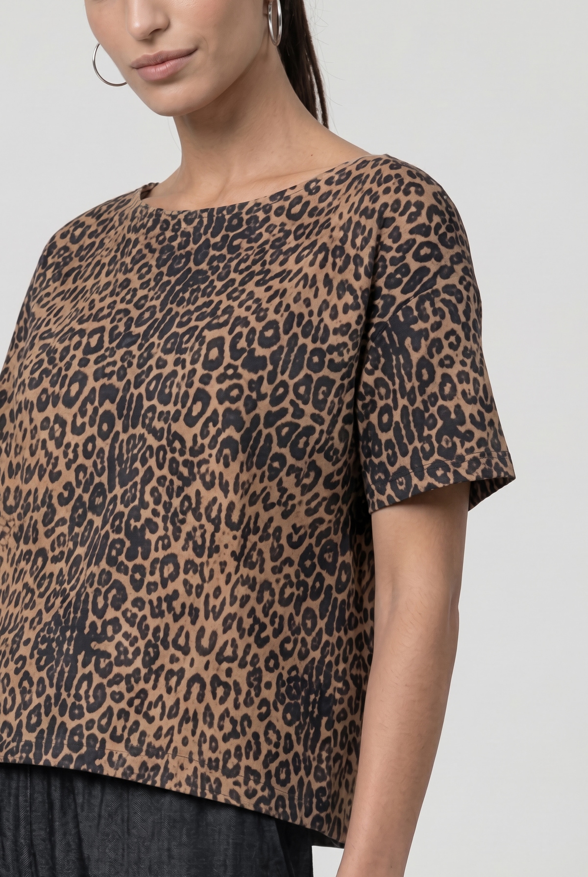Monari T-Shirt »Shirt Leo allover« Rundhalsausschnitt, Kurzarm, Brusttasche, Leomuster