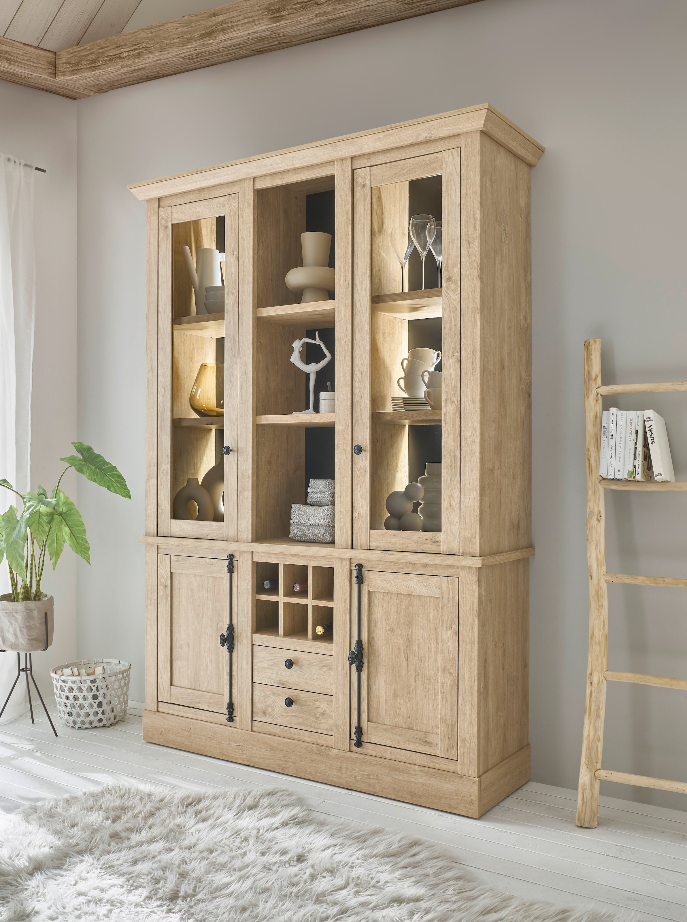 Home affaire Vitrine »Cornwall, Hochschrank im Landhausstil, Glasvitrine, Eiche Dekor« 1 Stk. tlg. Metallgriffe, 147 cm breit, viel Stauraum, in zwei Grössen verfügbar