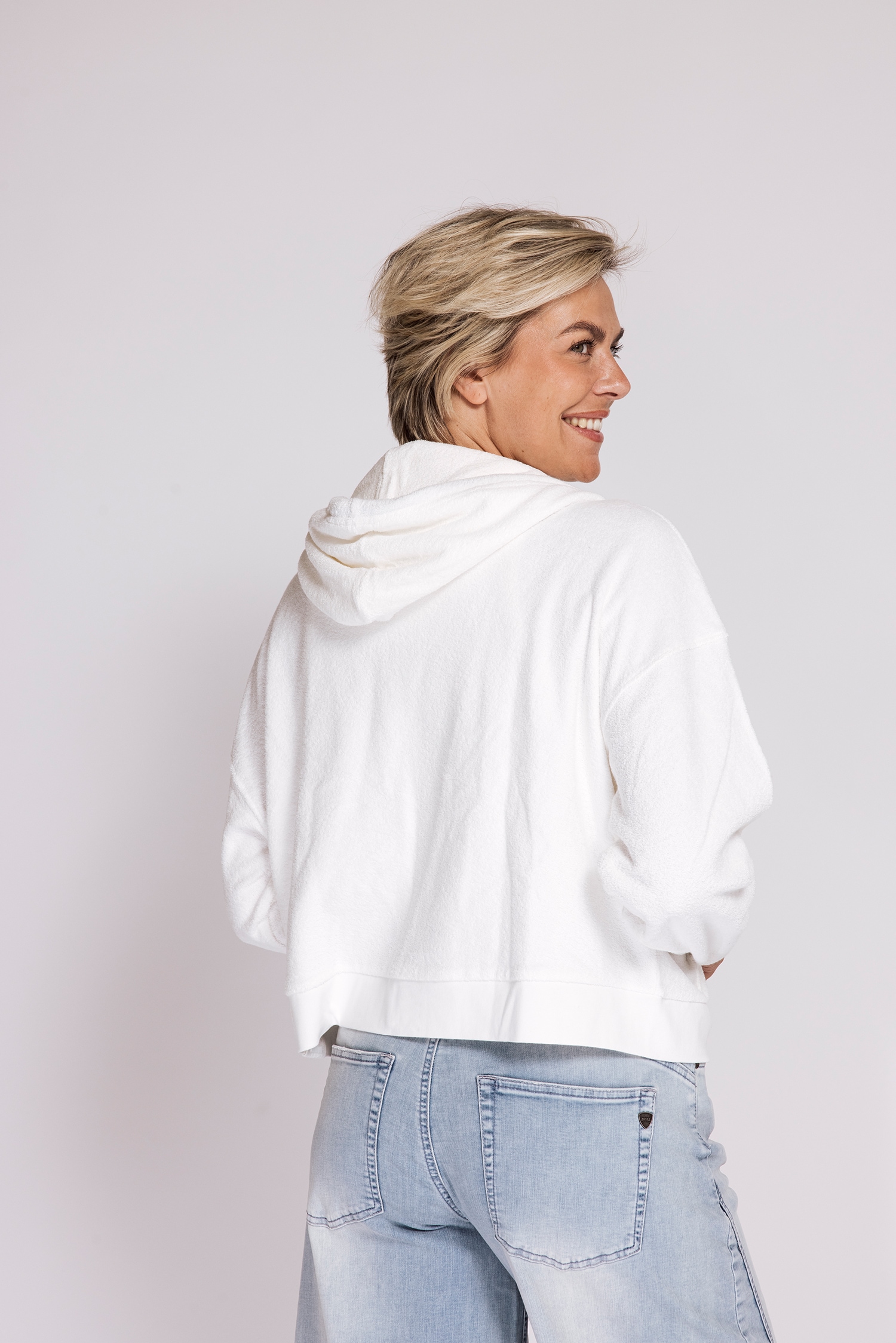 Zhrill Sweatblazer »RATANA« lässiger Look, hüftlange Schnittform, mit Kängurutasche