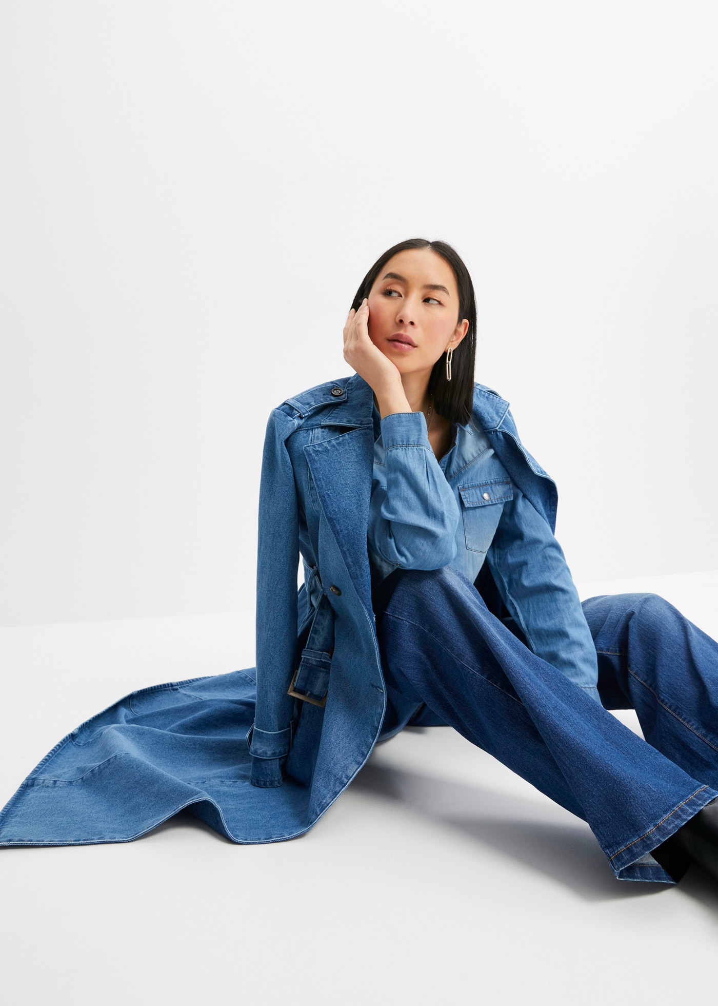 bonprix Jeansbluse »Jeansbluse mit Druckknöpfen, Langarm« mit Druckknöpfen, schmal geschnitten