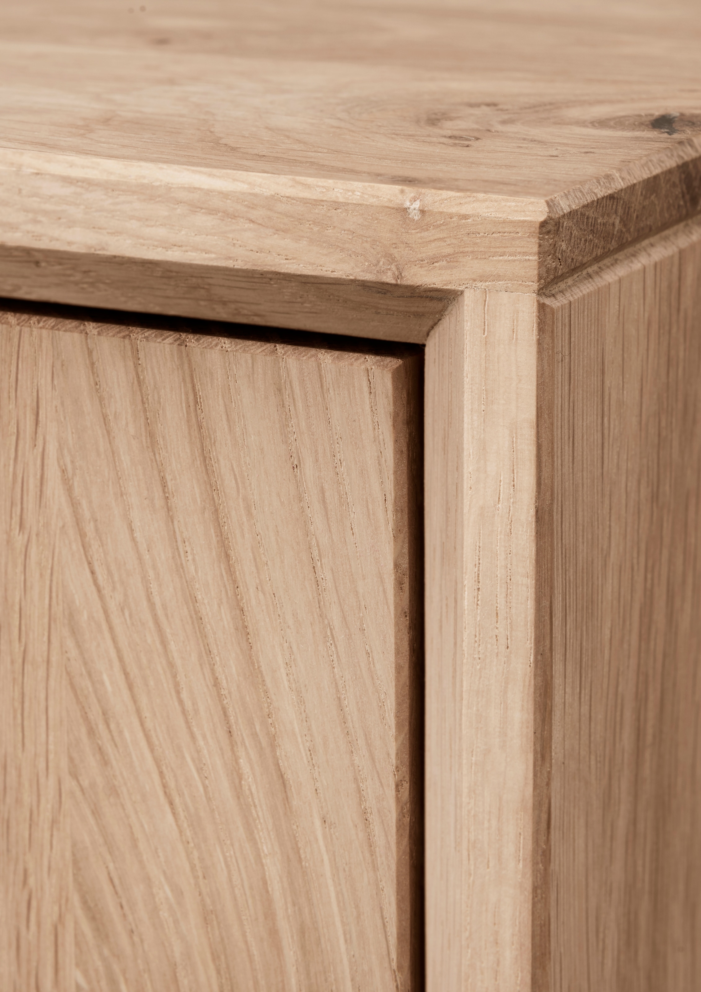 Home affaire Sideboard »Koda, Anrichte mit 2 Schränken & 3 Schubladen, Push-to-Open-Funktion« Massives Eichenholz, verstellbare Einlegeböden, Minimalistischer Stil