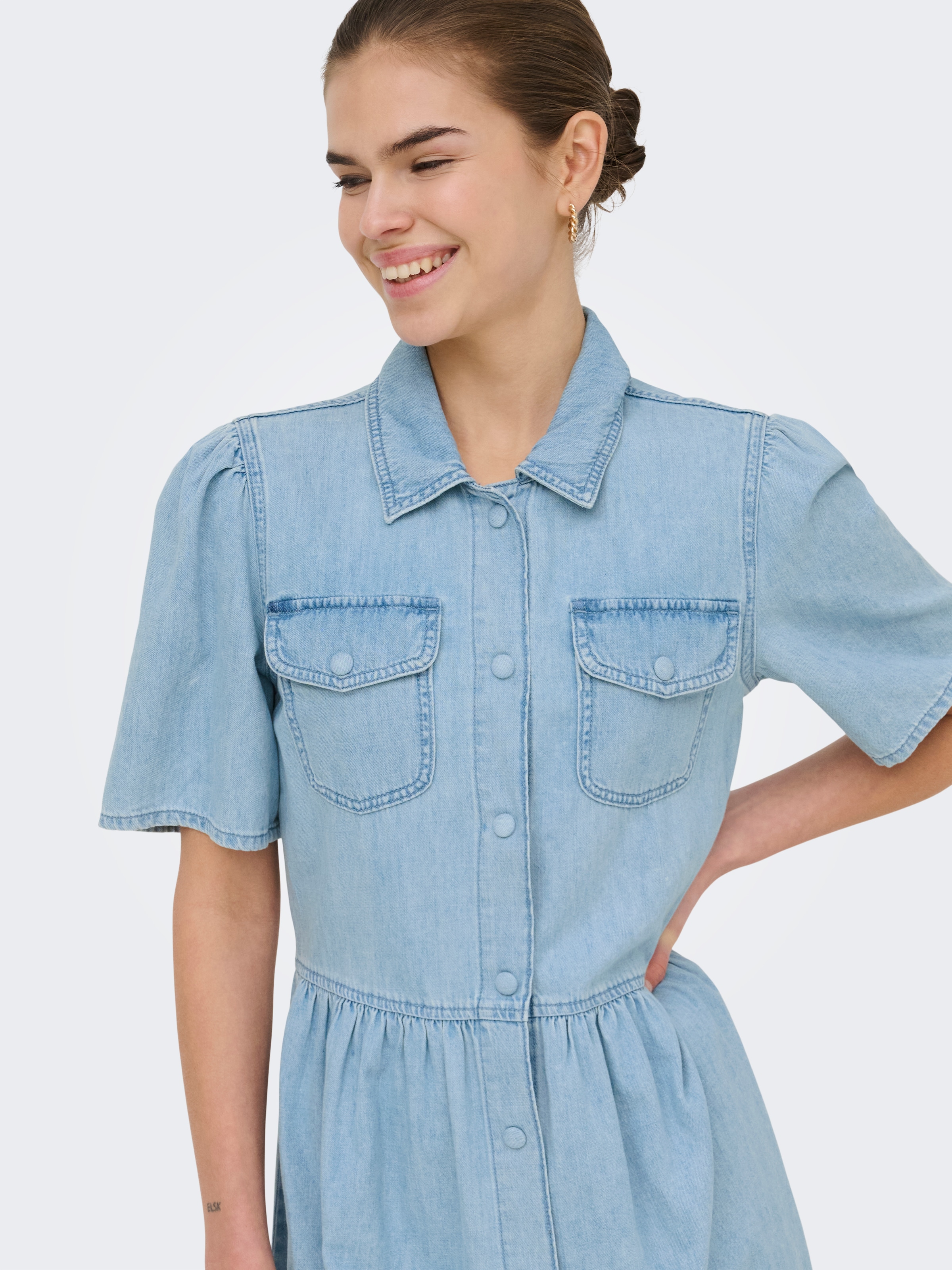 ONLY Robe en jean »ONLEVELINE SS DNM DRESS AKM« Poches poitrine Coton
