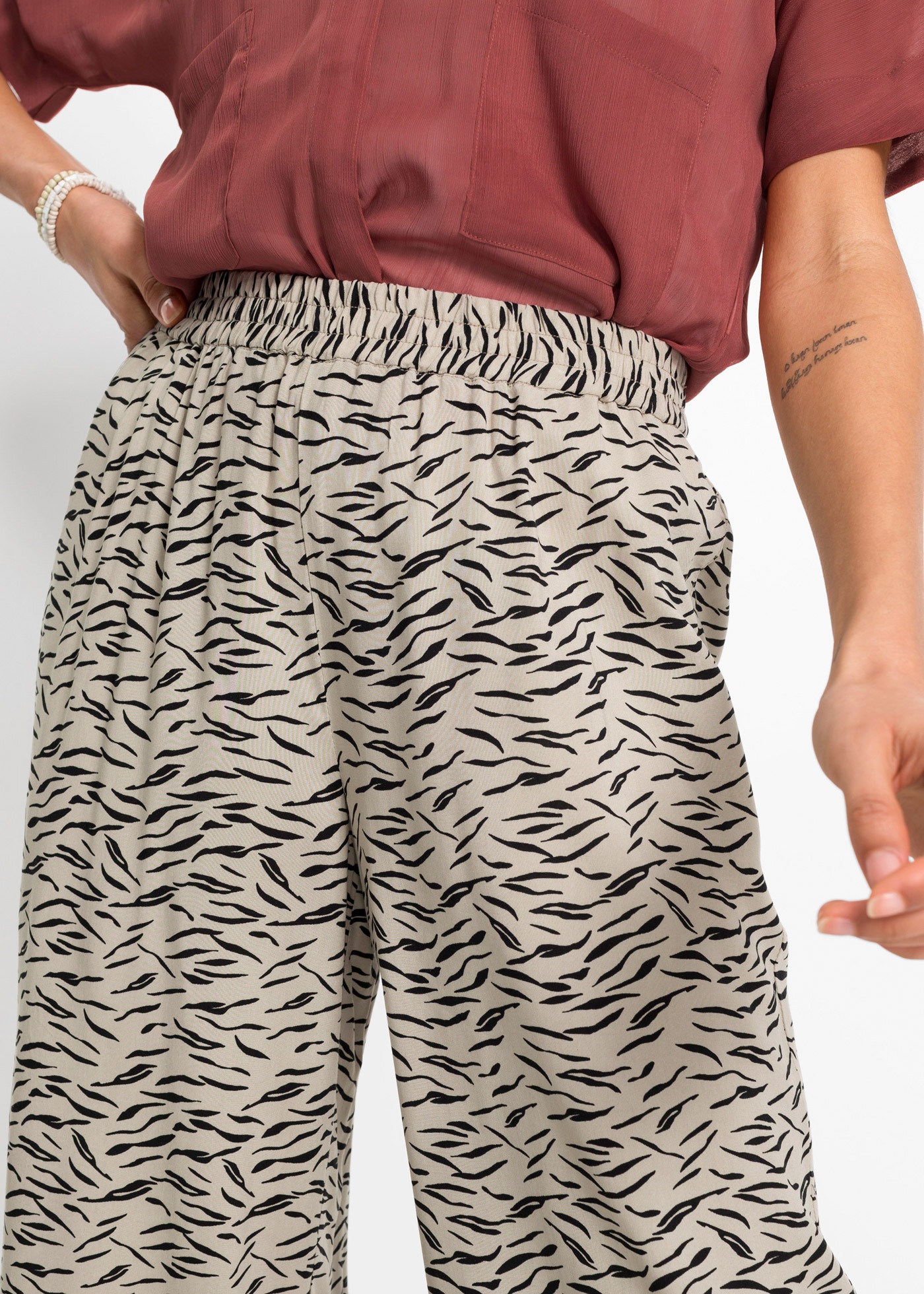 bonprix Pantalon palazzo  aus Viskose, lockere Passform, weiter Bein, casual Stil