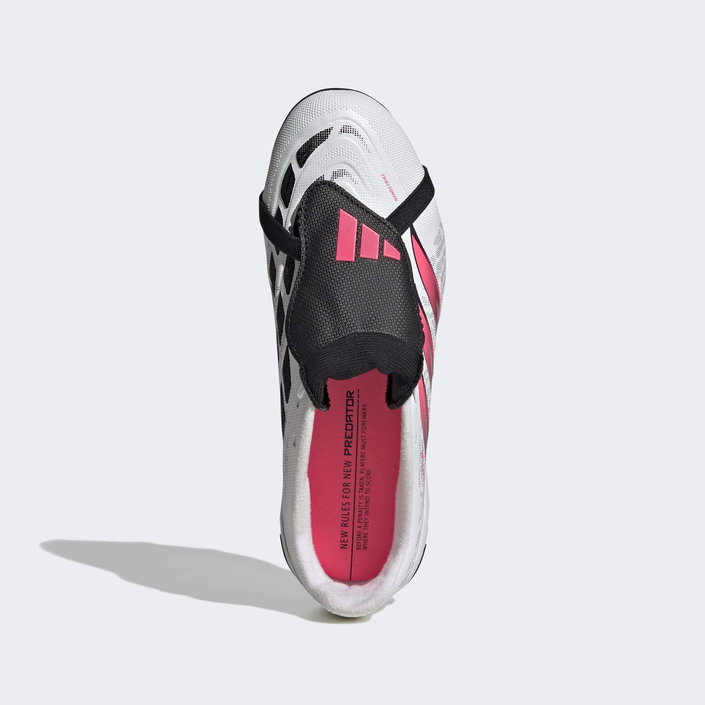 adidas Performance Chaussure de football »PREDATOR LEAGUE KIDS , FESTE BÖDEN, UMSCHLAGBARE ZUNGE«  pour gazon et surfaces dures, jeunes & enfants, porté lors de la Coupe du Monde