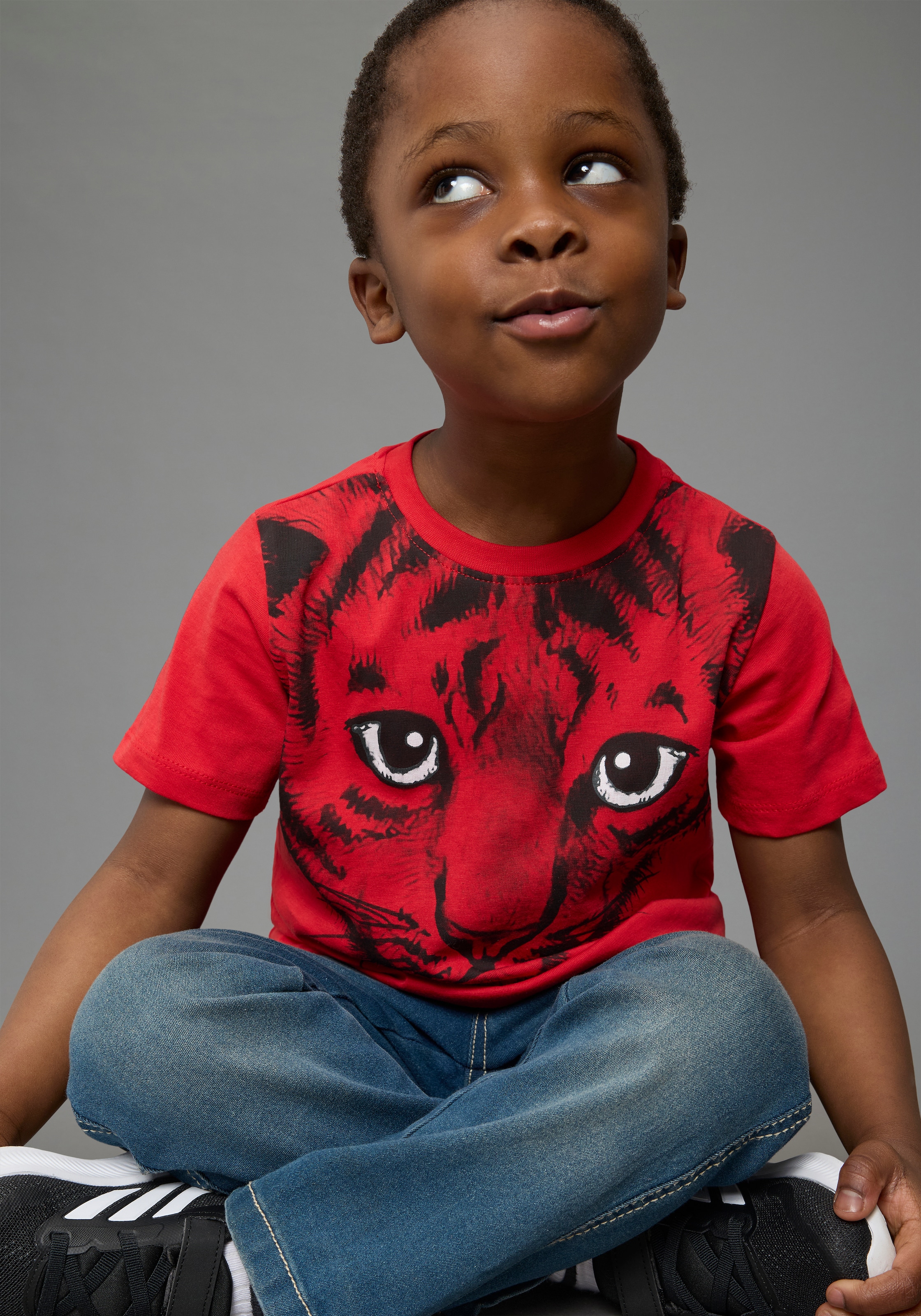 KIDSWORLD T-Shirt »Mit tollem Druck: LITTLE TIGER« Kurzarm,  Basic-Passform,  mit peppigem Druck,  Rundhalsausschnitt