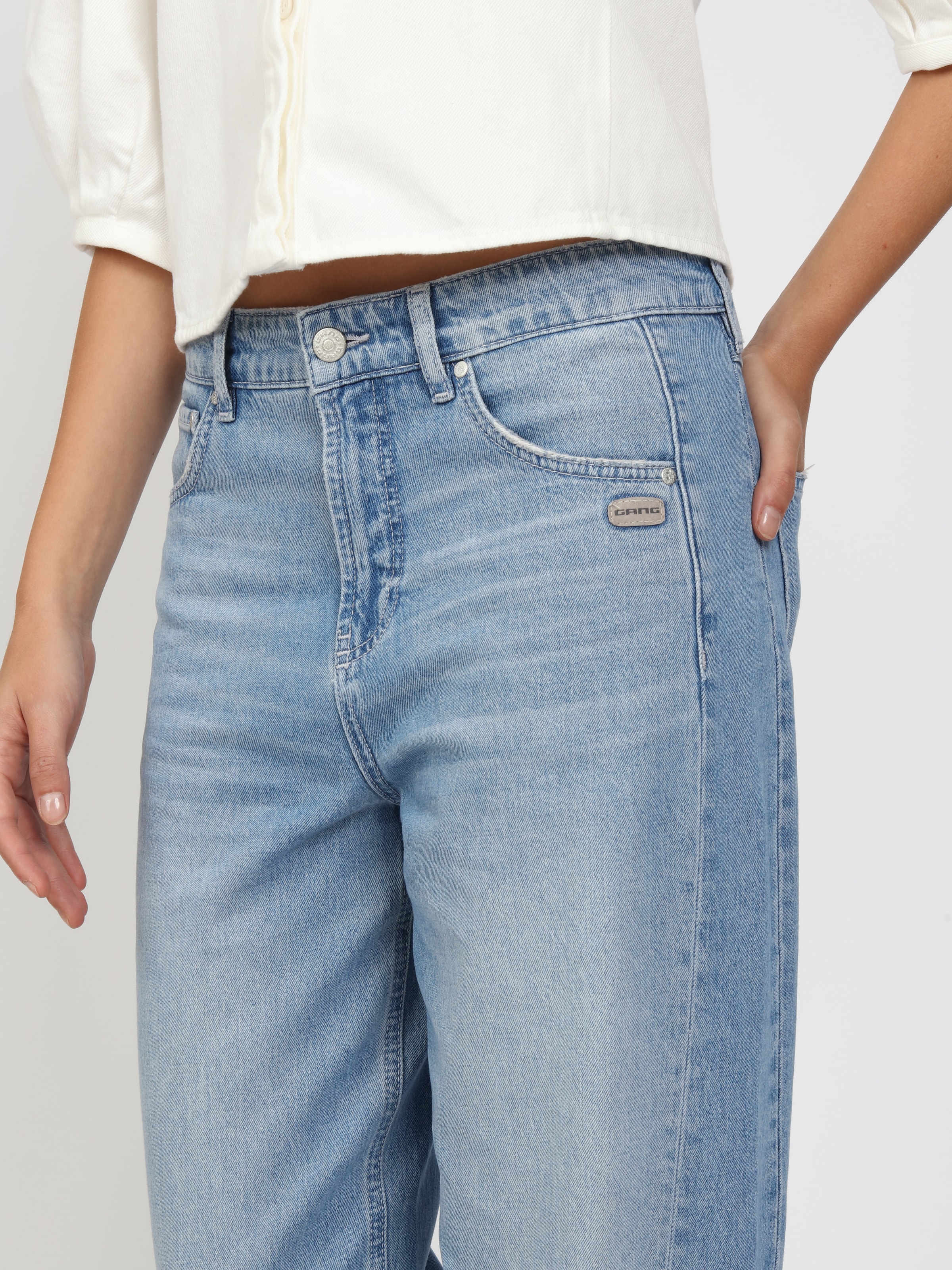 GANG Jeans à 5 poches »94BLAKE« avec bande latérale insérée, court