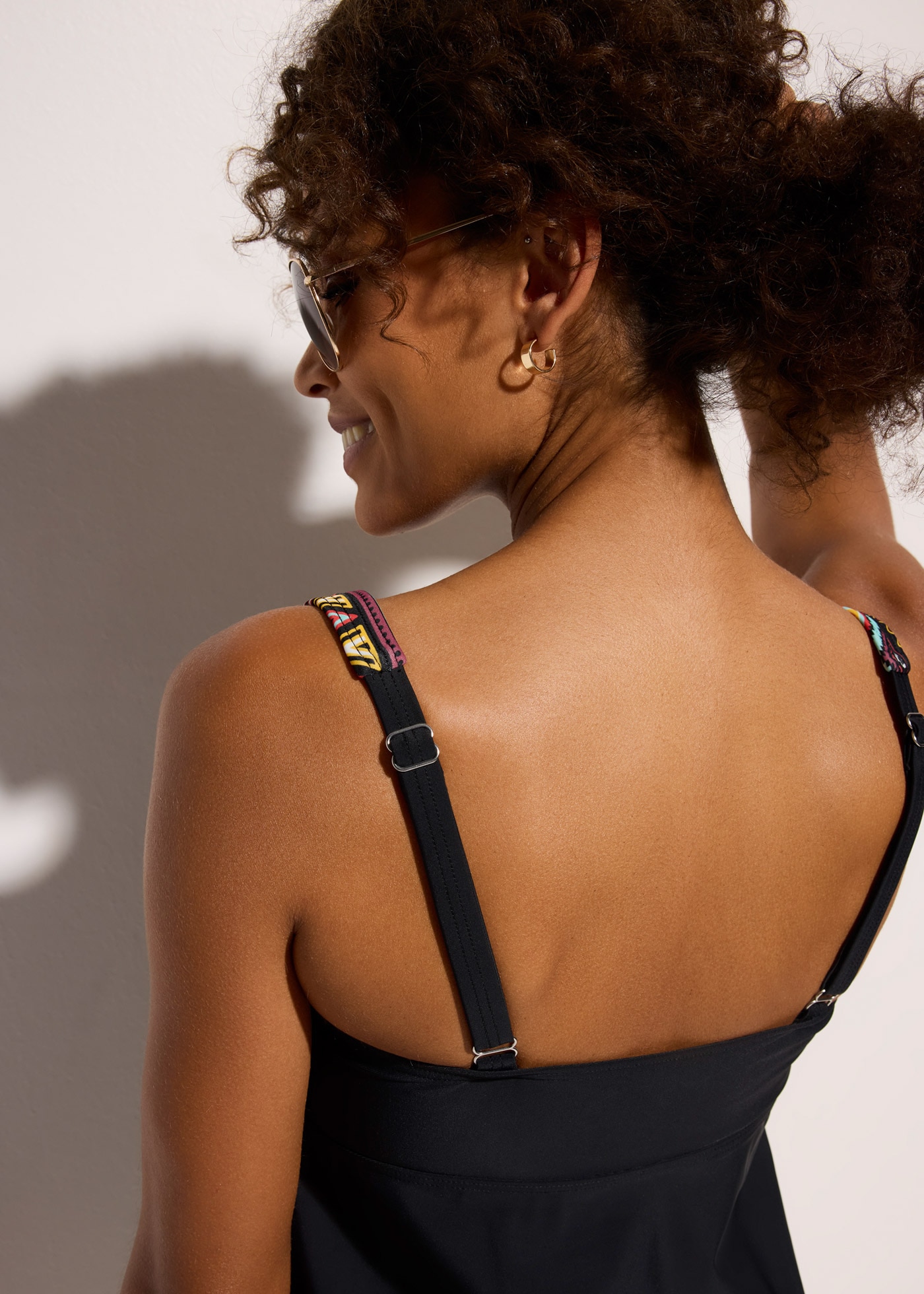 bonprix Tankini Set, 2 cuis kontrastfarbige Details, sportlicher Stil, elastisches Obermaterial