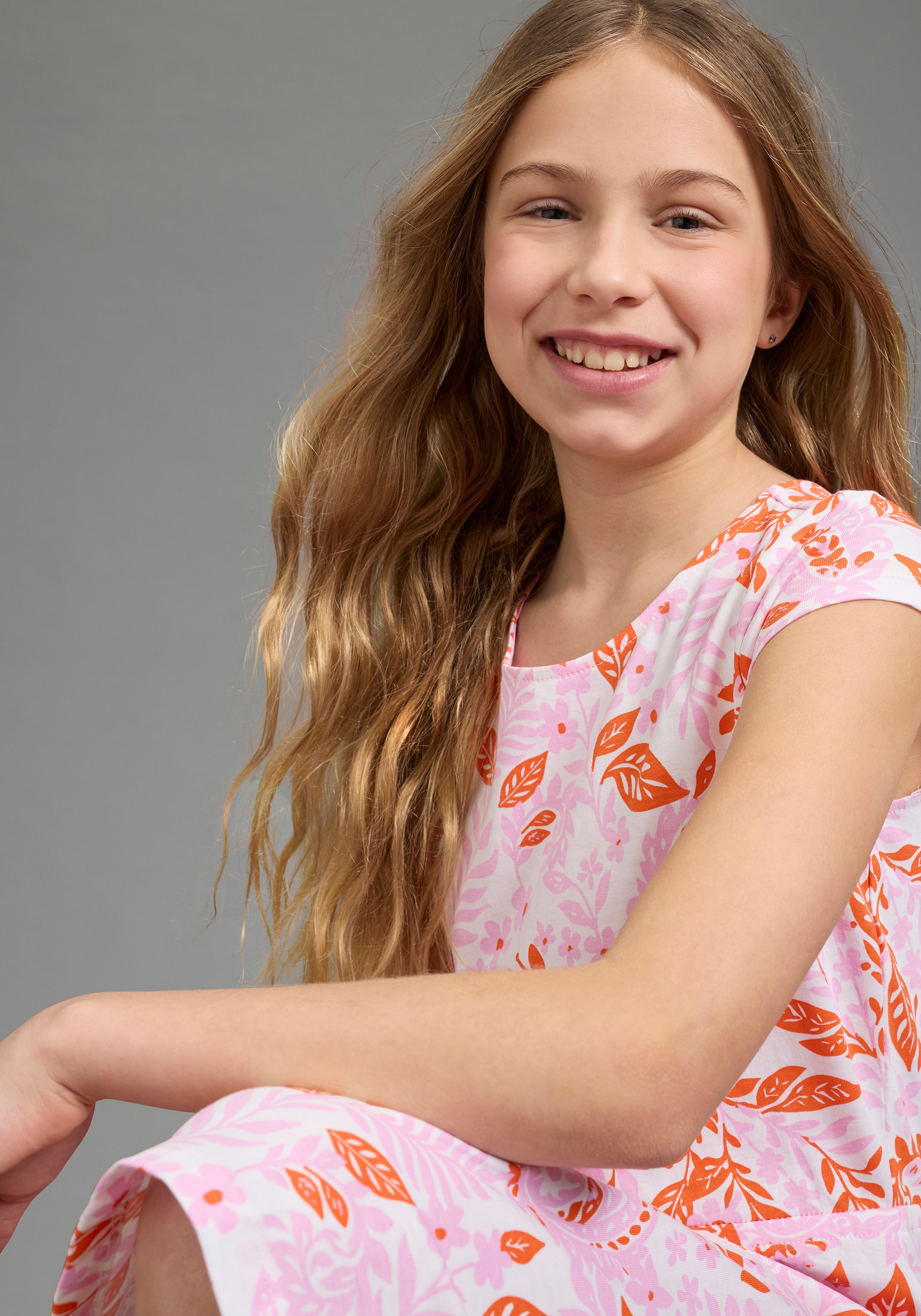 KIDSWORLD Robe en jersey »Kleid mit Paisley-Allover Muster« style tendance, pour filles, en jersey simple, manches courtes