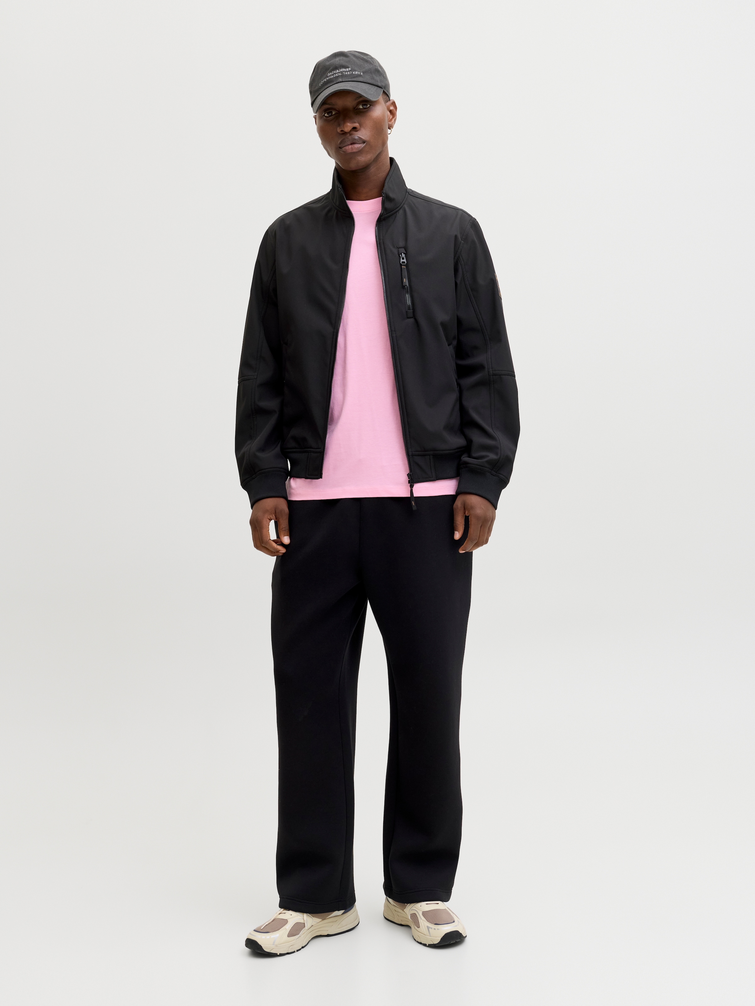 Jack & Jones Softshelljacke »JJEPARKER SOFTSHELL BOMBER SN« Softshelljacke, aus Polyester, modischer Fit, mit Brust-Reissverschluss