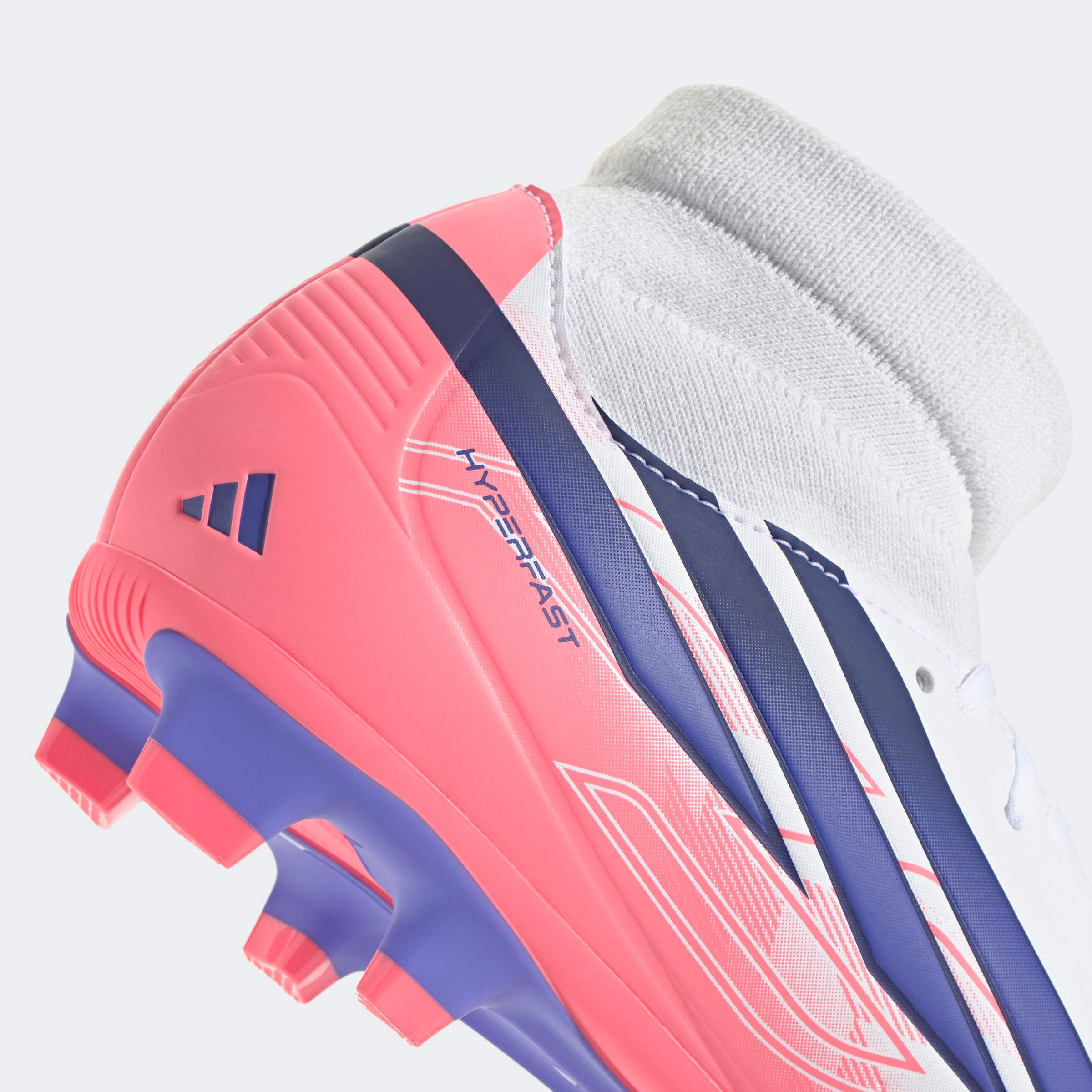adidas Performance Chaussure de football »F50 HYPERFAST CLUB MID , FESTE / GEMISCHTE BÖDEN«  adapté à de nombreux types de sols